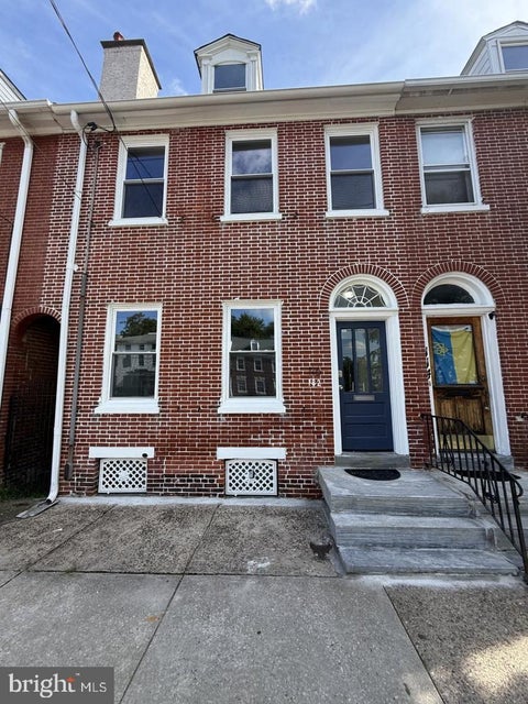 Townhouse For Rent - 116 E Broad Street #2<br/> BURLINGTON, NJ 08016