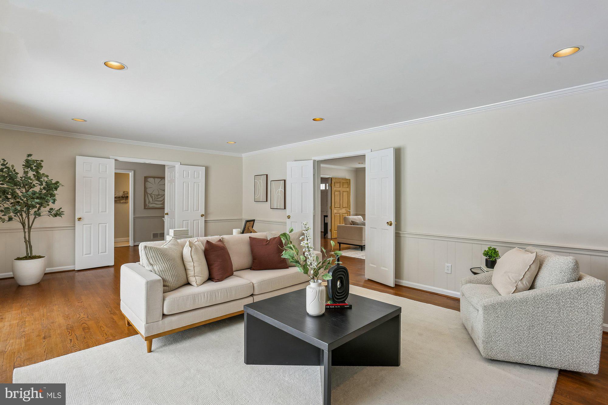 SPRING MEADOWS - Residential