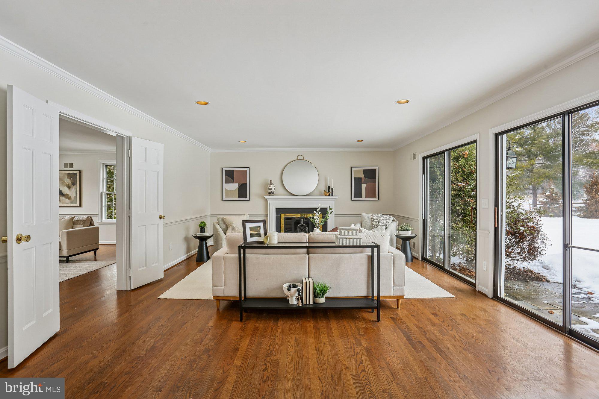 SPRING MEADOWS - Residential