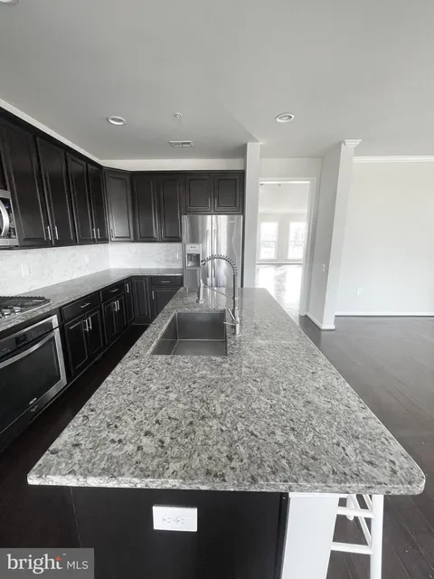 42727 Toulouse Terrace, Ashburn, VA MLS: VALO2114648