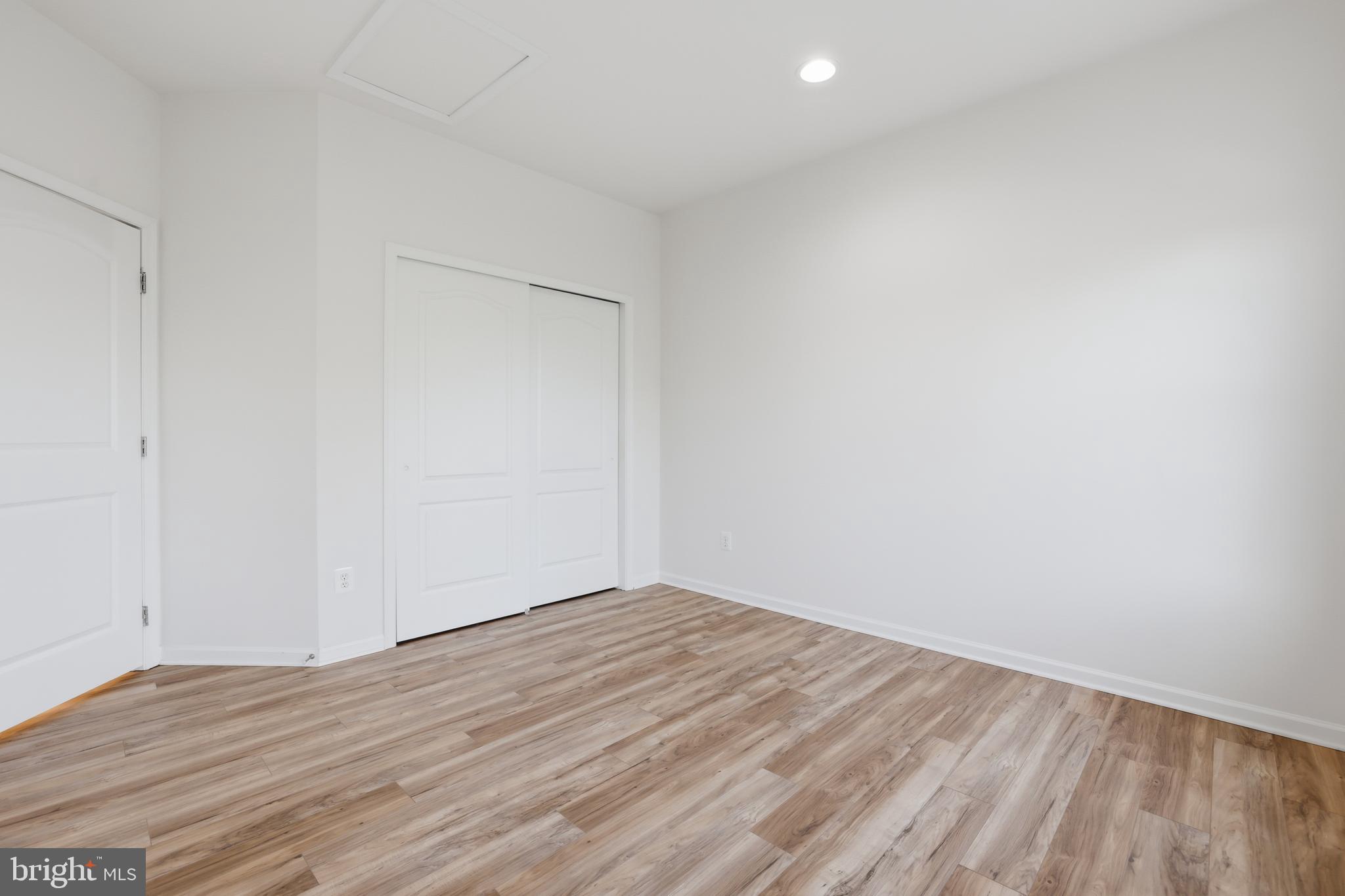 SOUTH RIDING - Residential