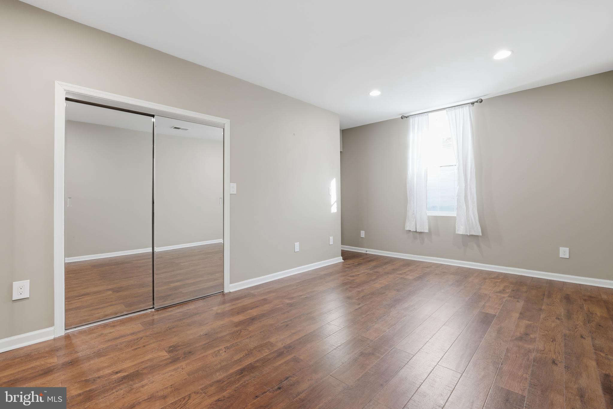 SOUTH RIDING - Residential