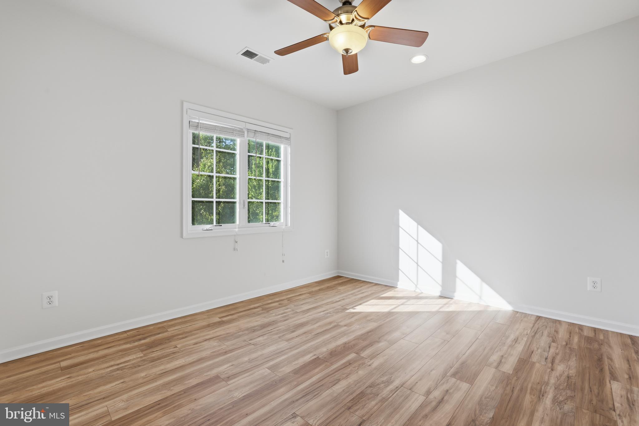 SOUTH RIDING - Residential