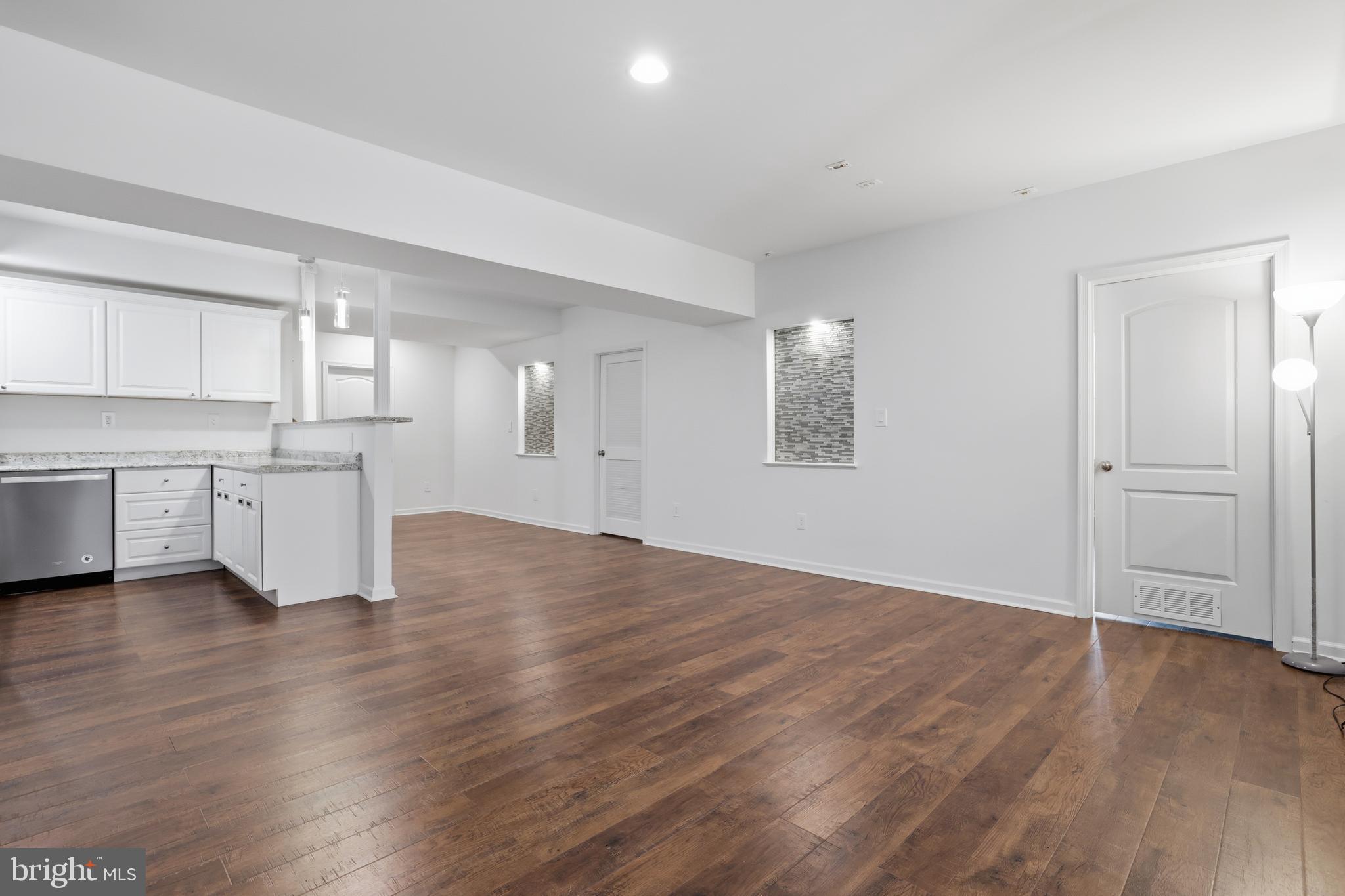 SOUTH RIDING - Residential