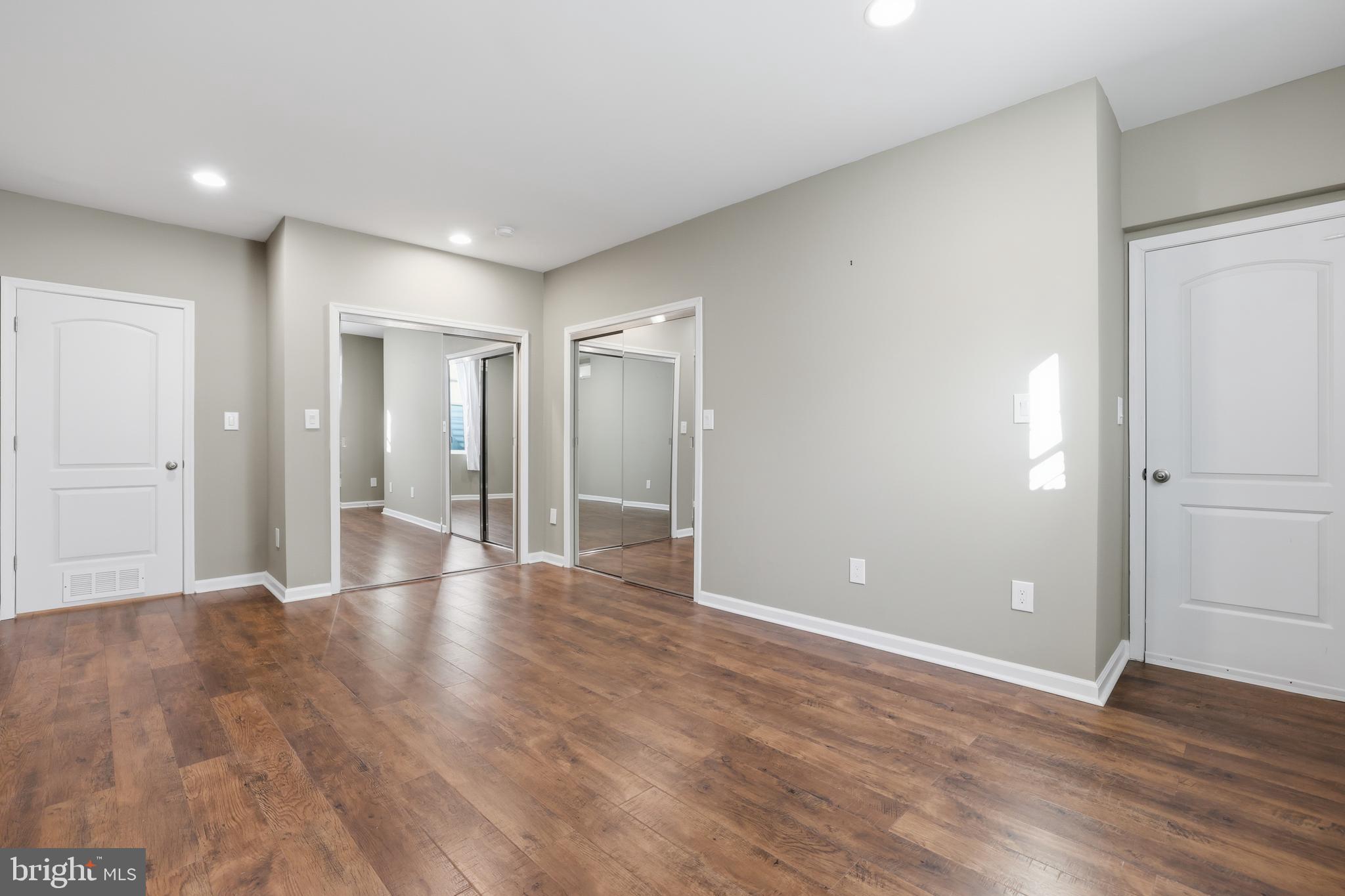 SOUTH RIDING - Residential