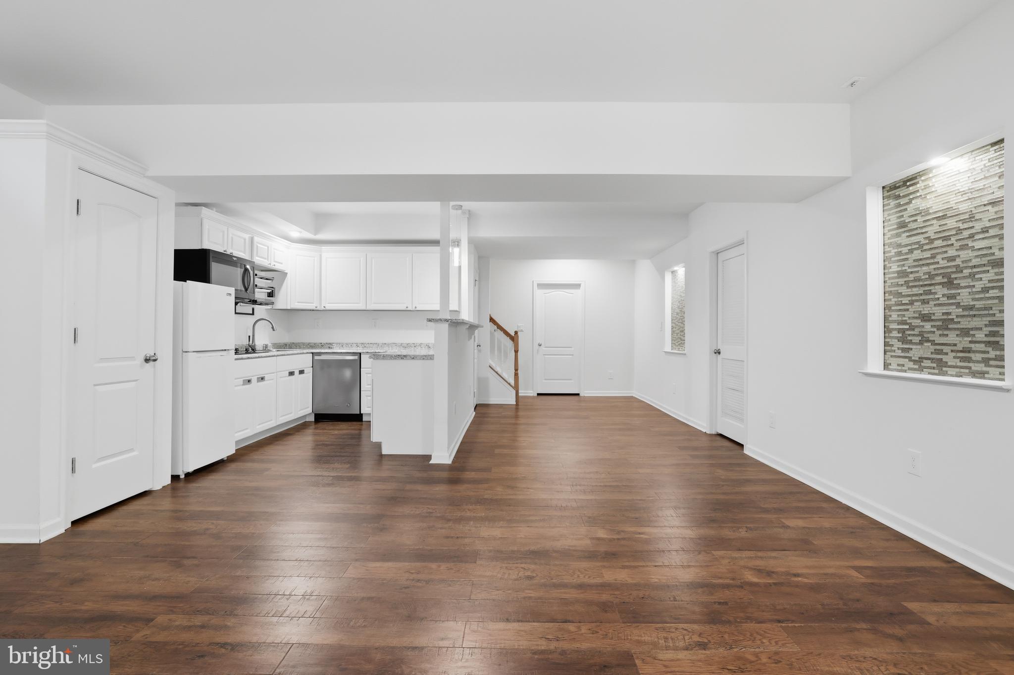 SOUTH RIDING - Residential