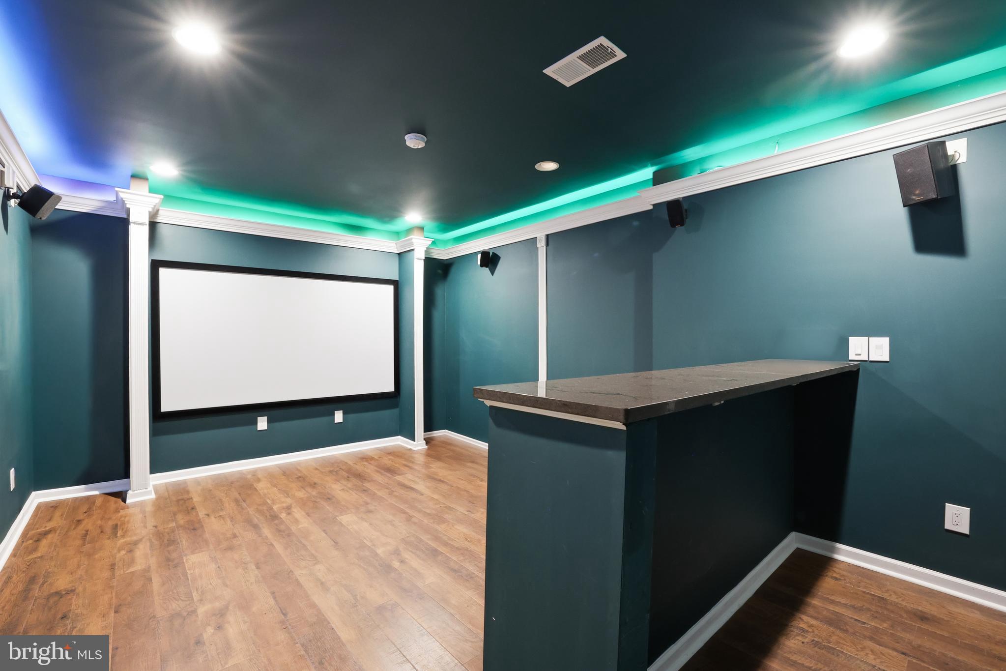 SOUTH RIDING - Residential