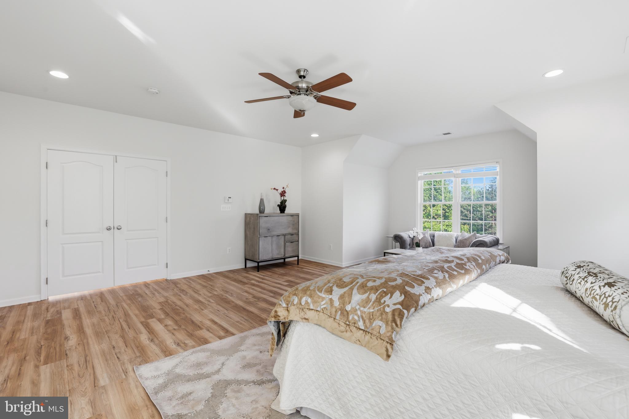 SOUTH RIDING - Residential