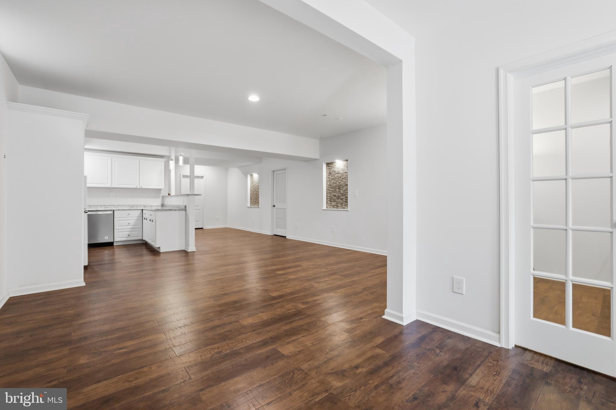 SOUTH RIDING - Residential