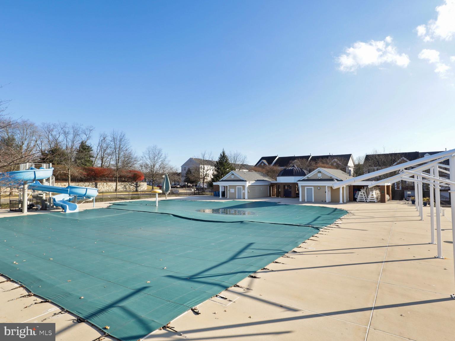 SOUTH RIDING - Residential