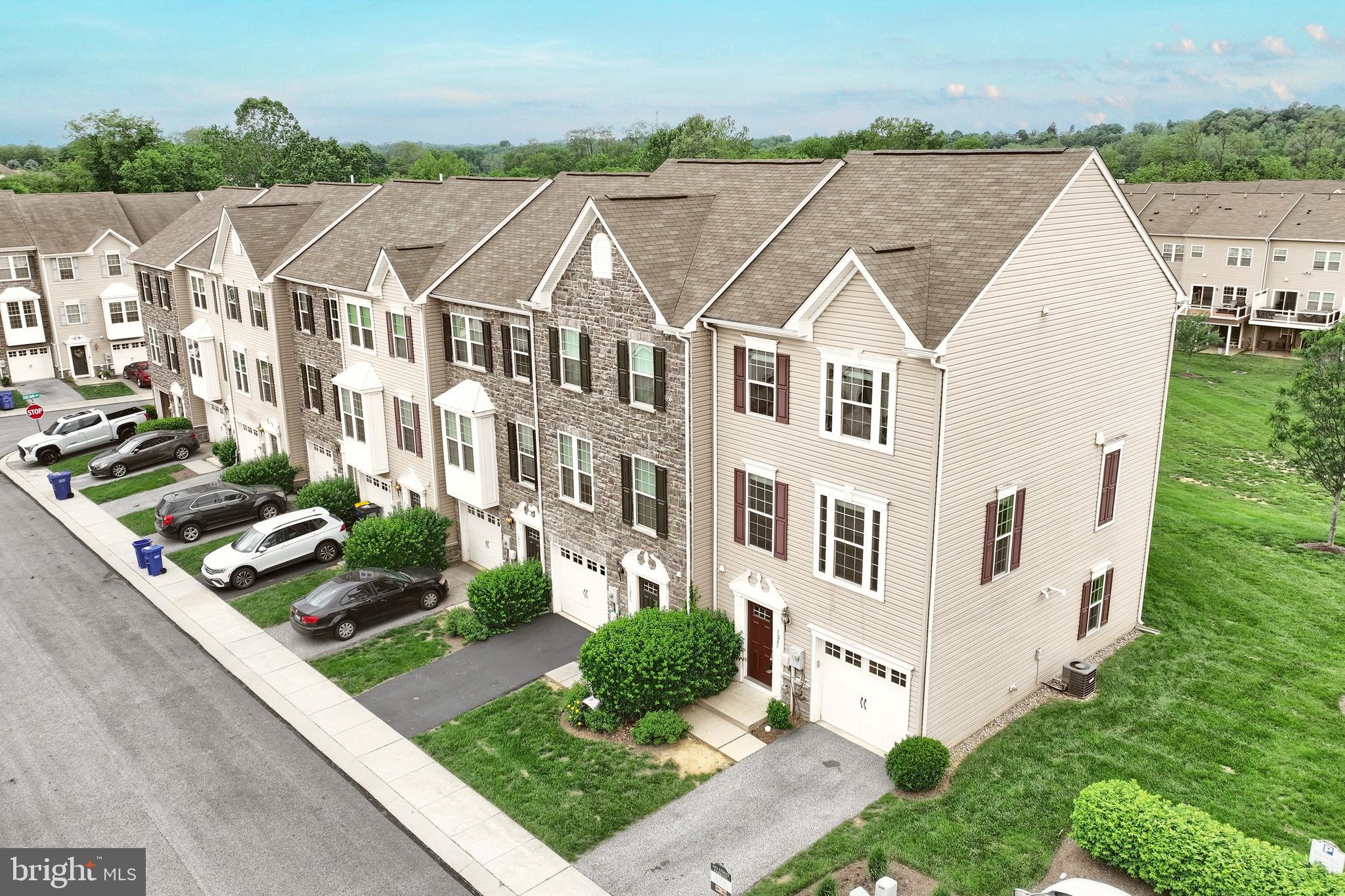 1261 ELDERSLIE LANE 110