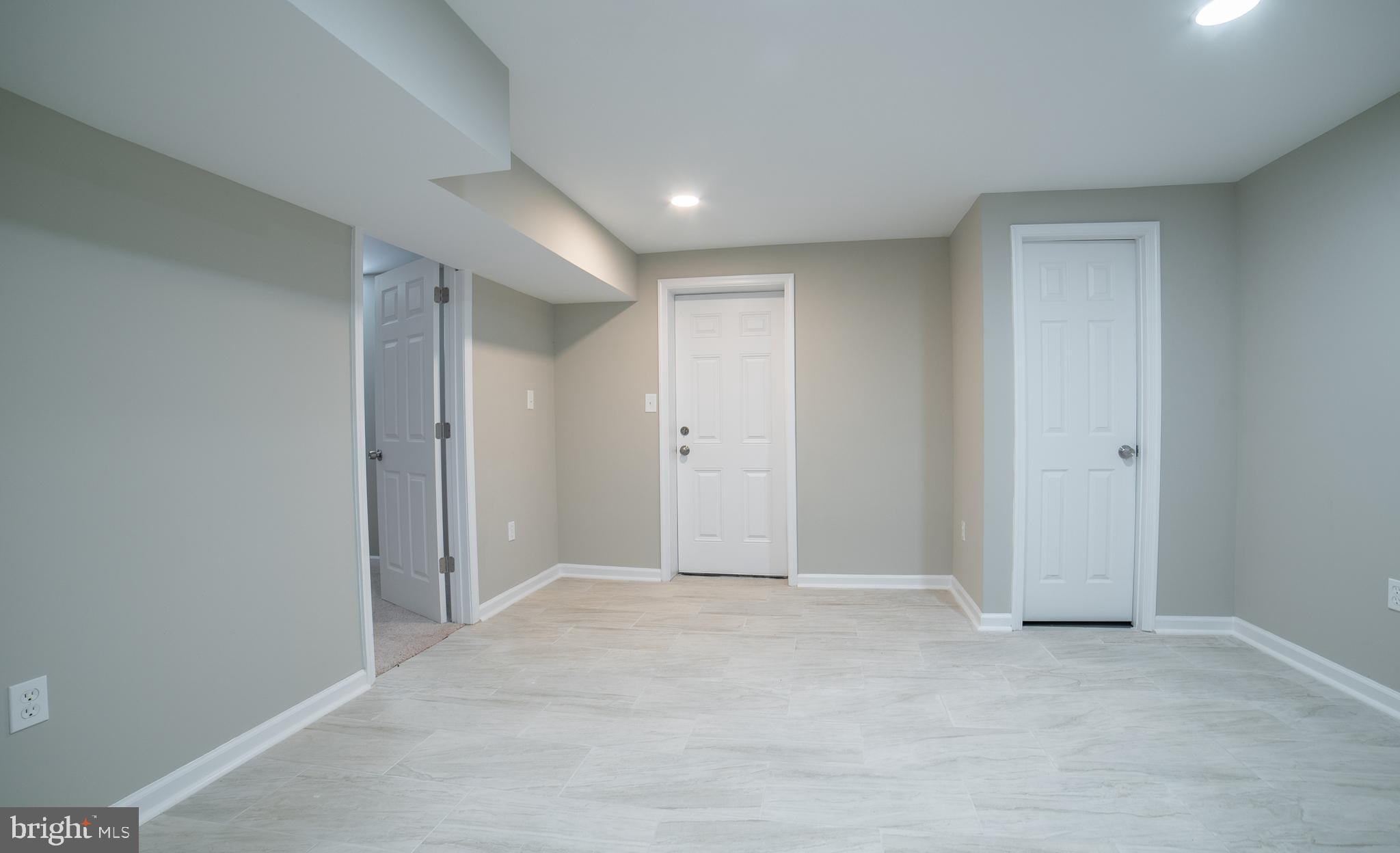 WHITFIELD WOODS - Residential