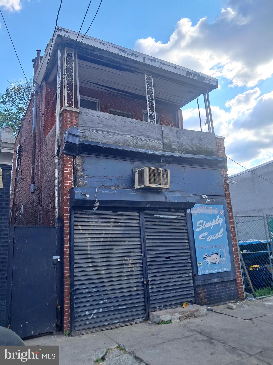 1114 W LOUDON STREET