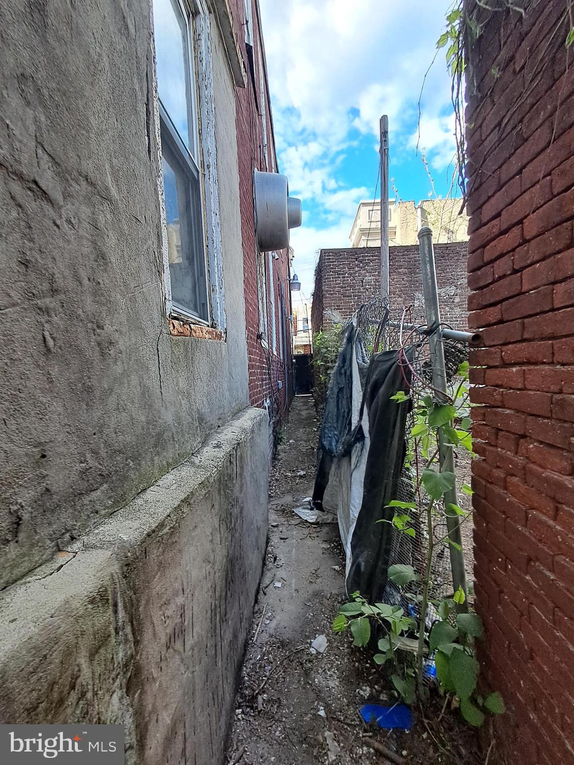 1114 W LOUDON STREET