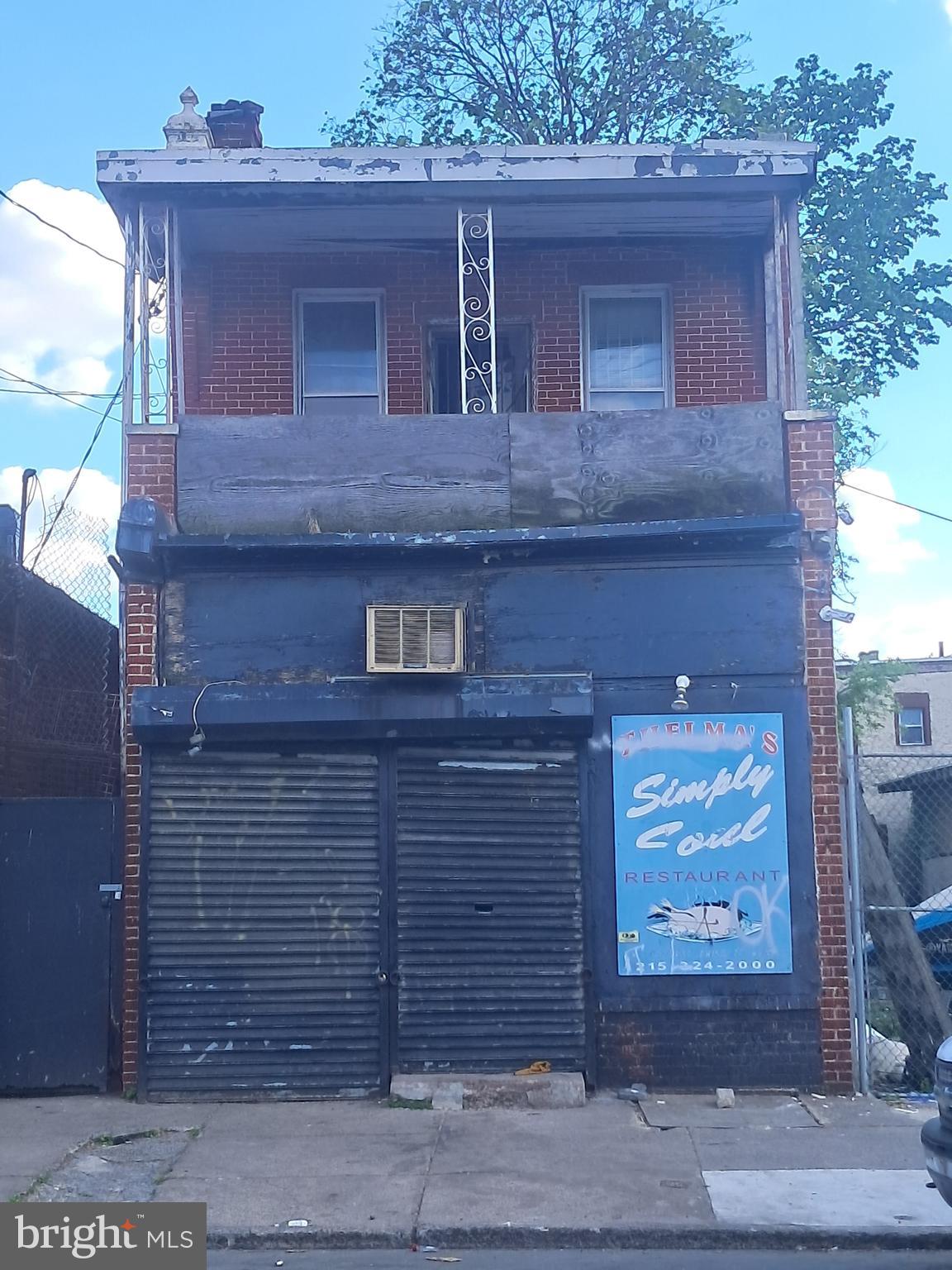 Main image without alt text