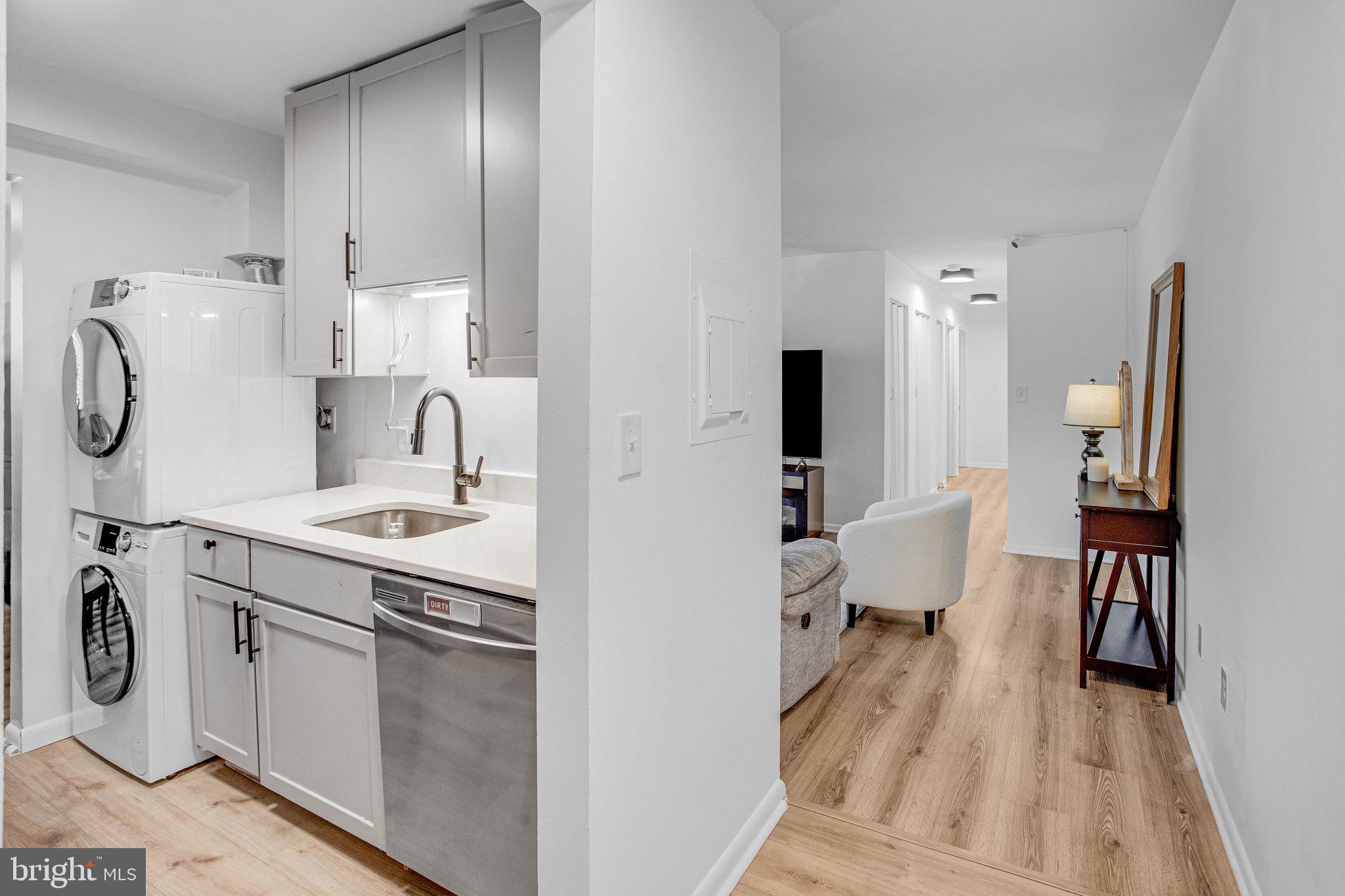 RIVER TERRACE - Residential