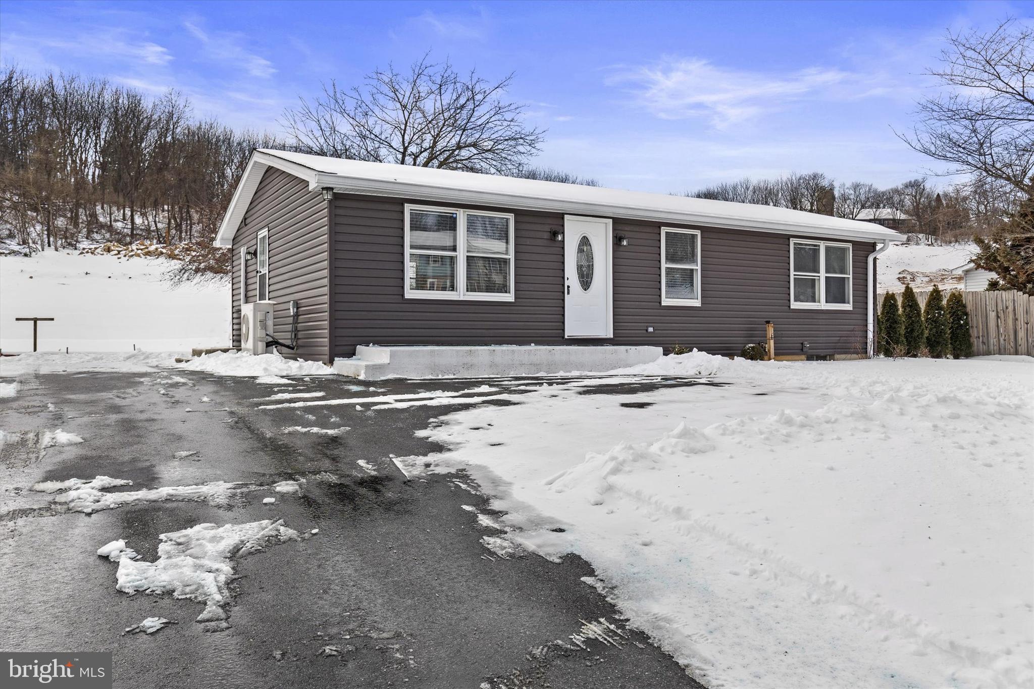 SHEFFIELD MANOR BLVD - Residential