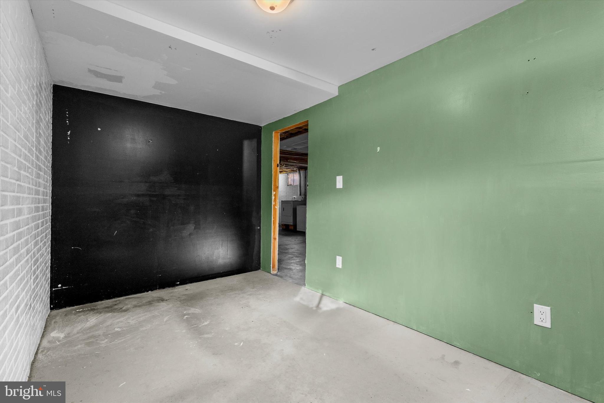 SHEFFIELD MANOR BLVD - Residential