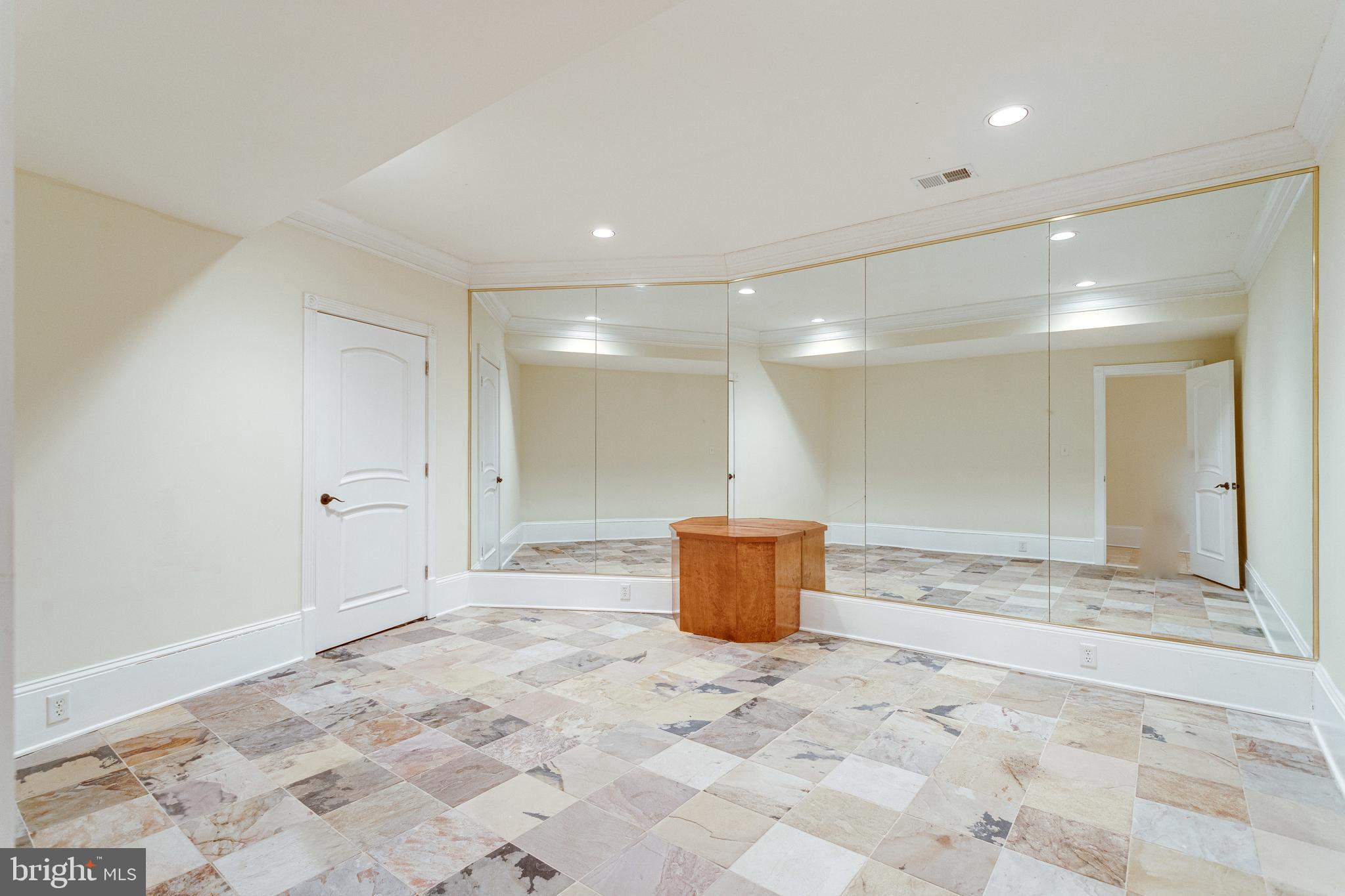 GEORGETOWN MANOR ESTATES - Residential