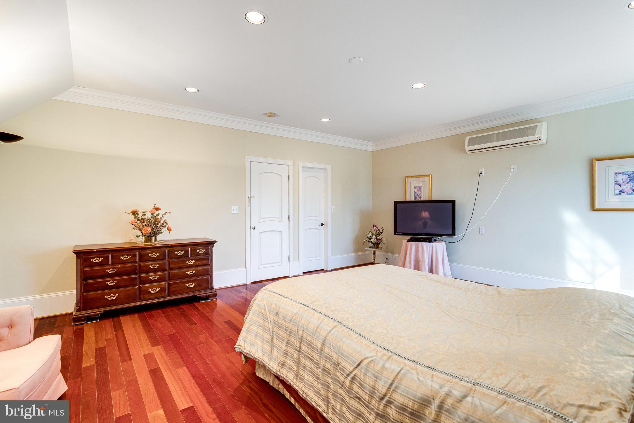 GEORGETOWN MANOR ESTATES - Residential