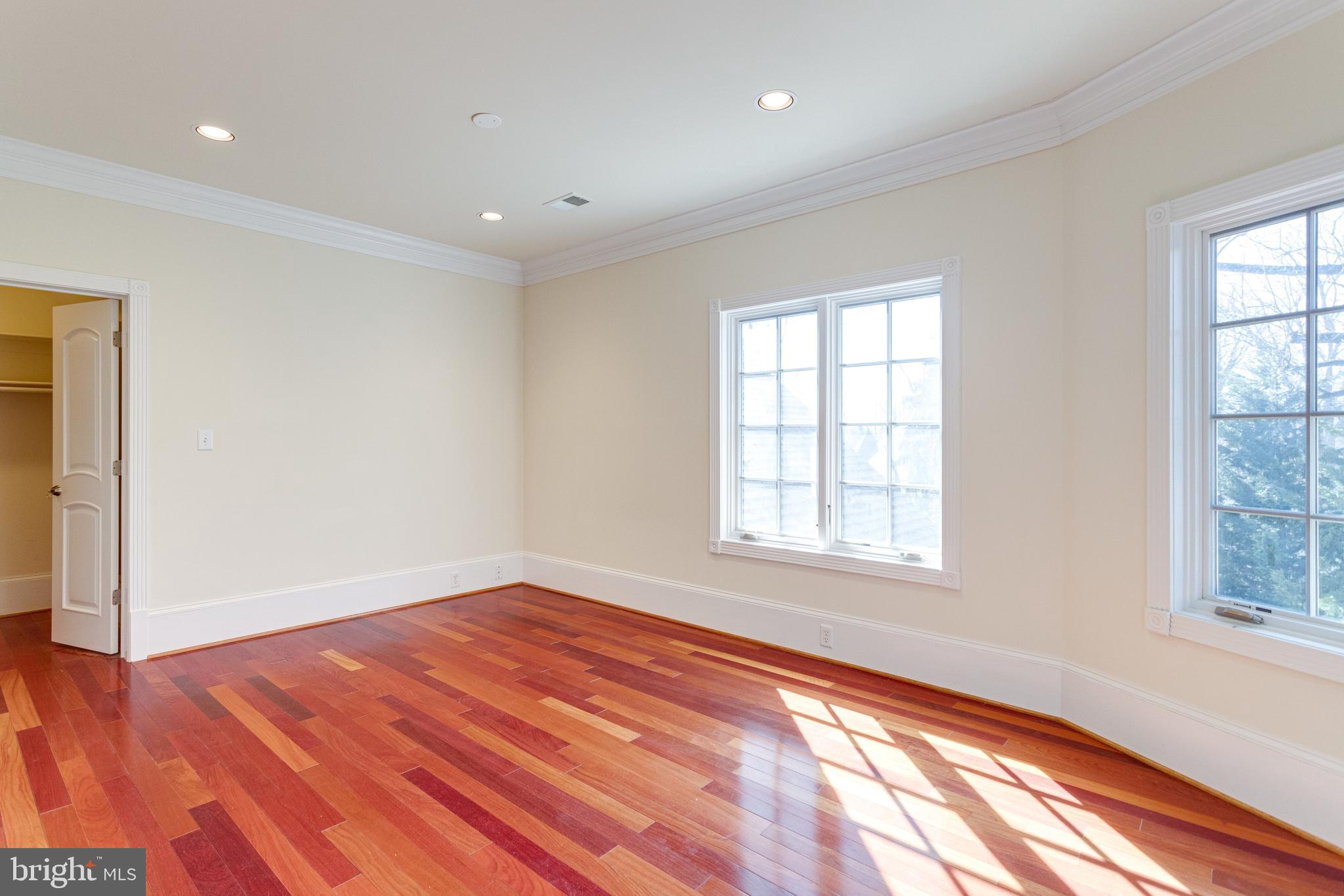 GEORGETOWN MANOR ESTATES - Residential