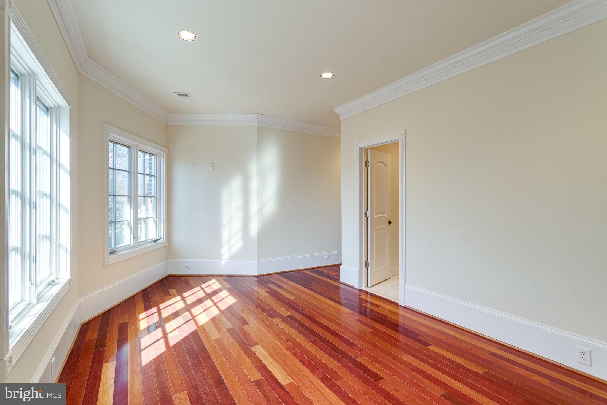 GEORGETOWN MANOR ESTATES - Residential