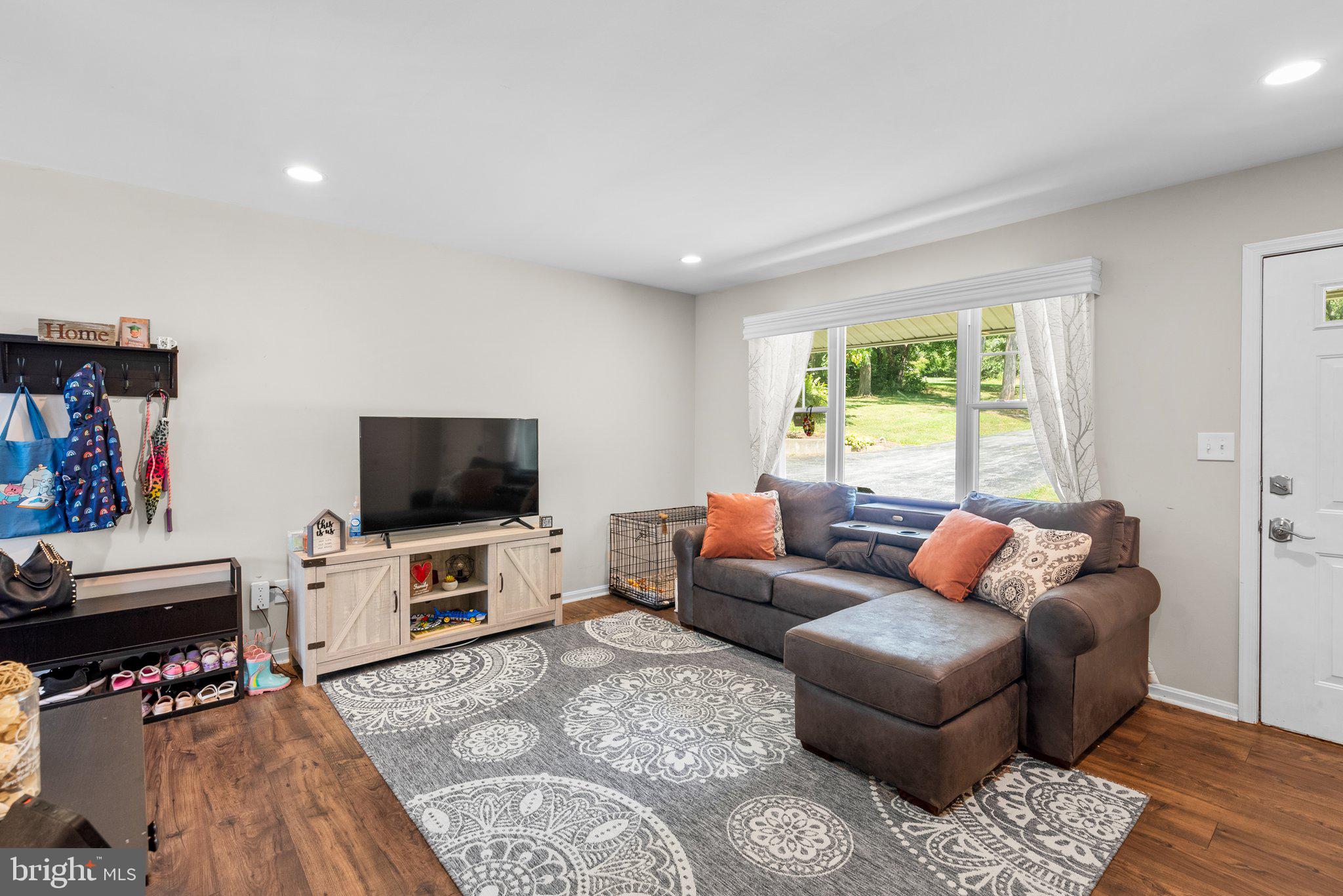 ENGLANDTOWNE - Residential