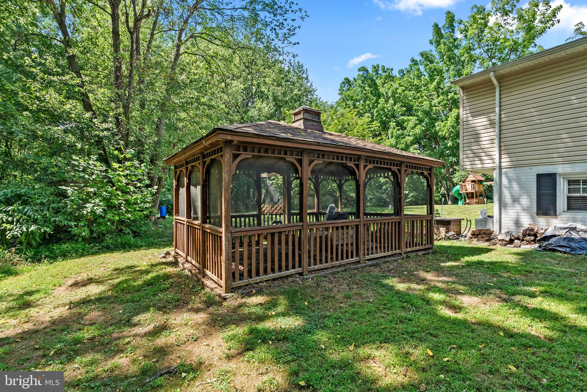 ENGLANDTOWNE - Residential