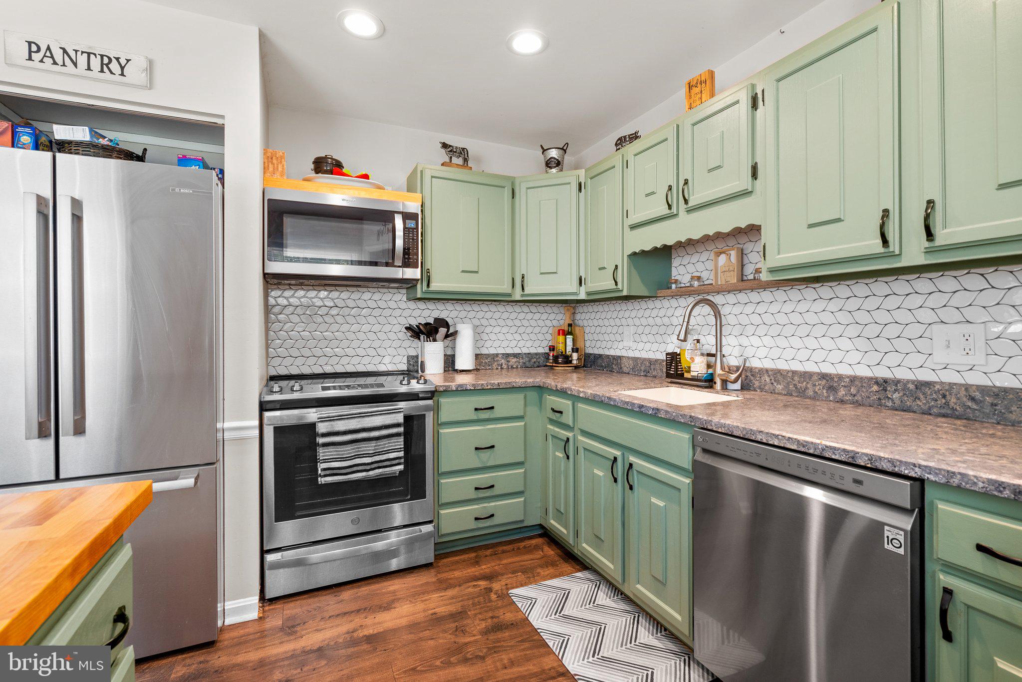 ENGLANDTOWNE - Residential