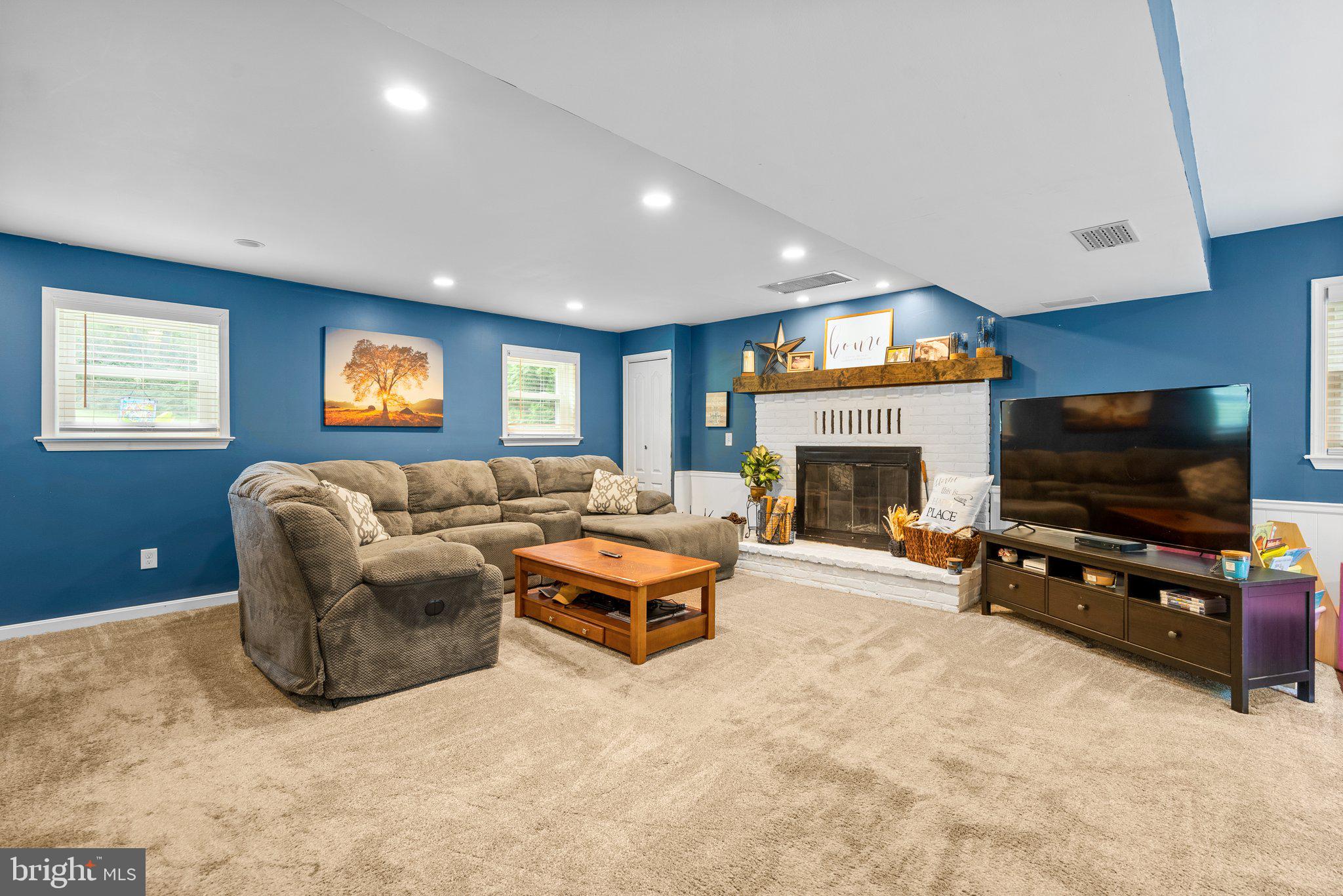 ENGLANDTOWNE - Residential