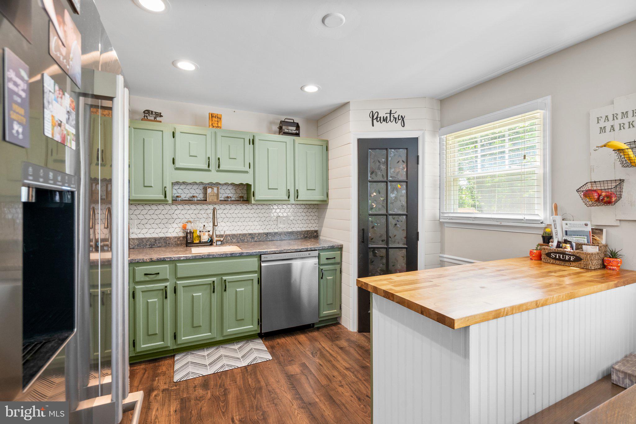 ENGLANDTOWNE - Residential