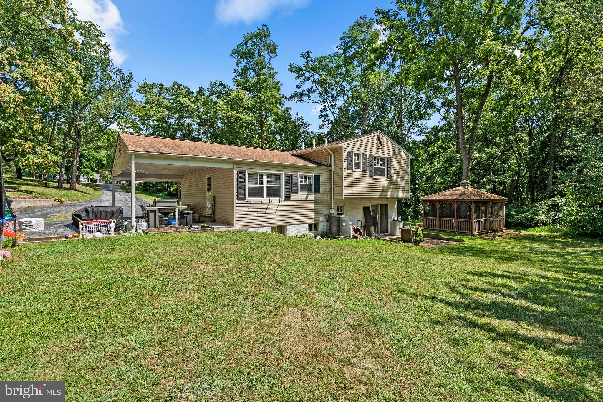 ENGLANDTOWNE - Residential