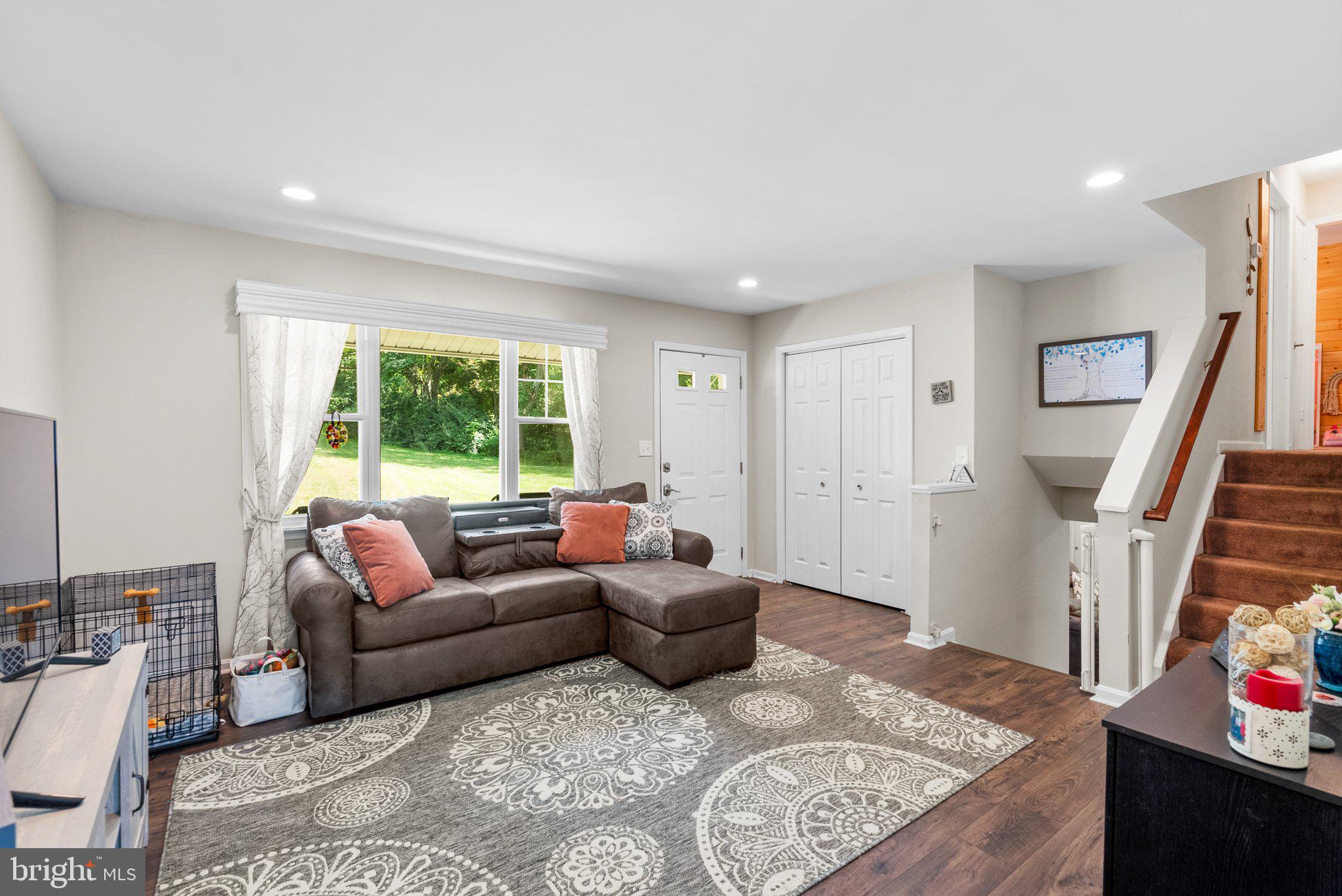 ENGLANDTOWNE - Residential