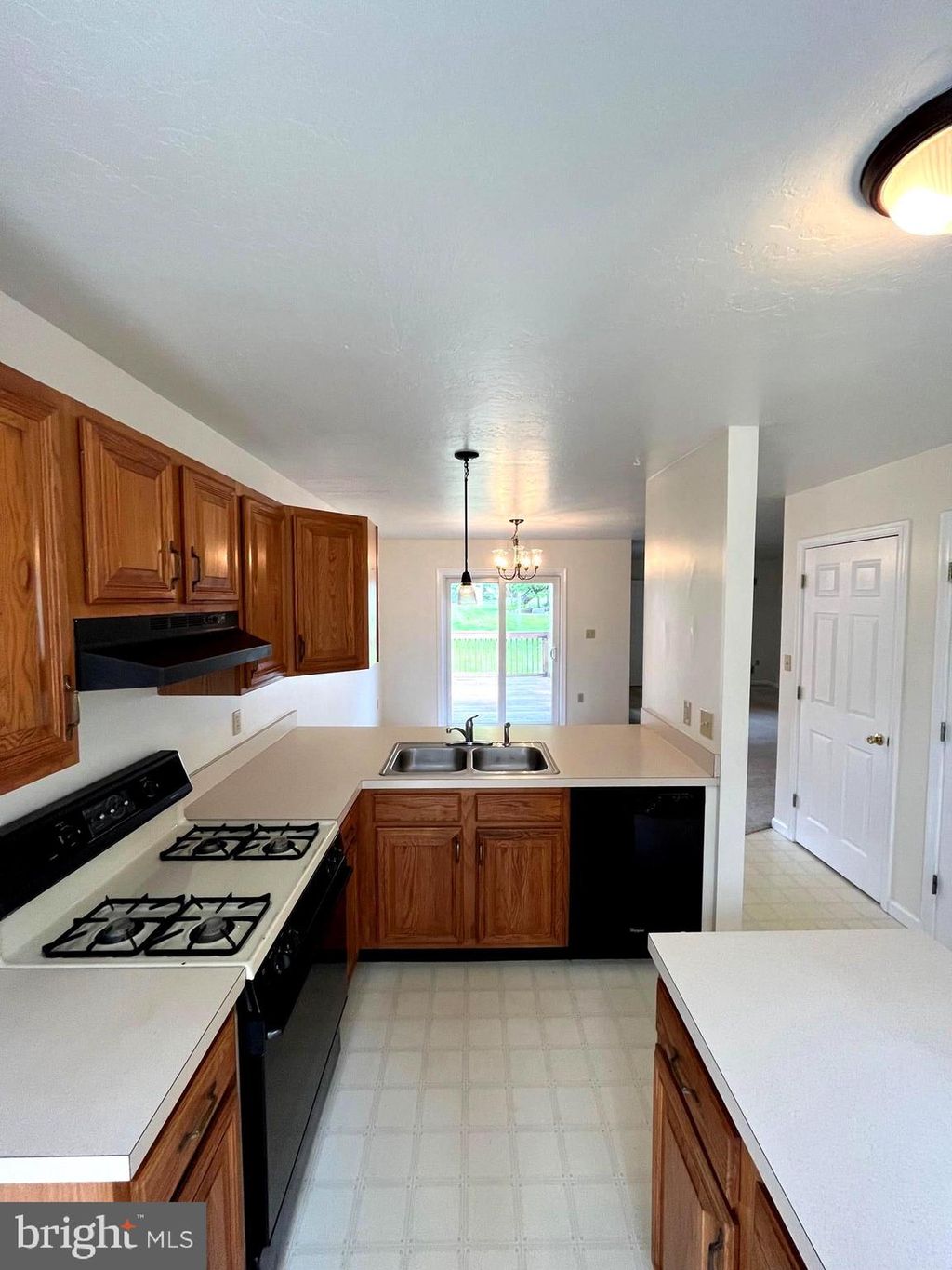 Photo of 441 CROSSWINDS DR, LITITZ, PA 17543 (MLS # PALA2037196)