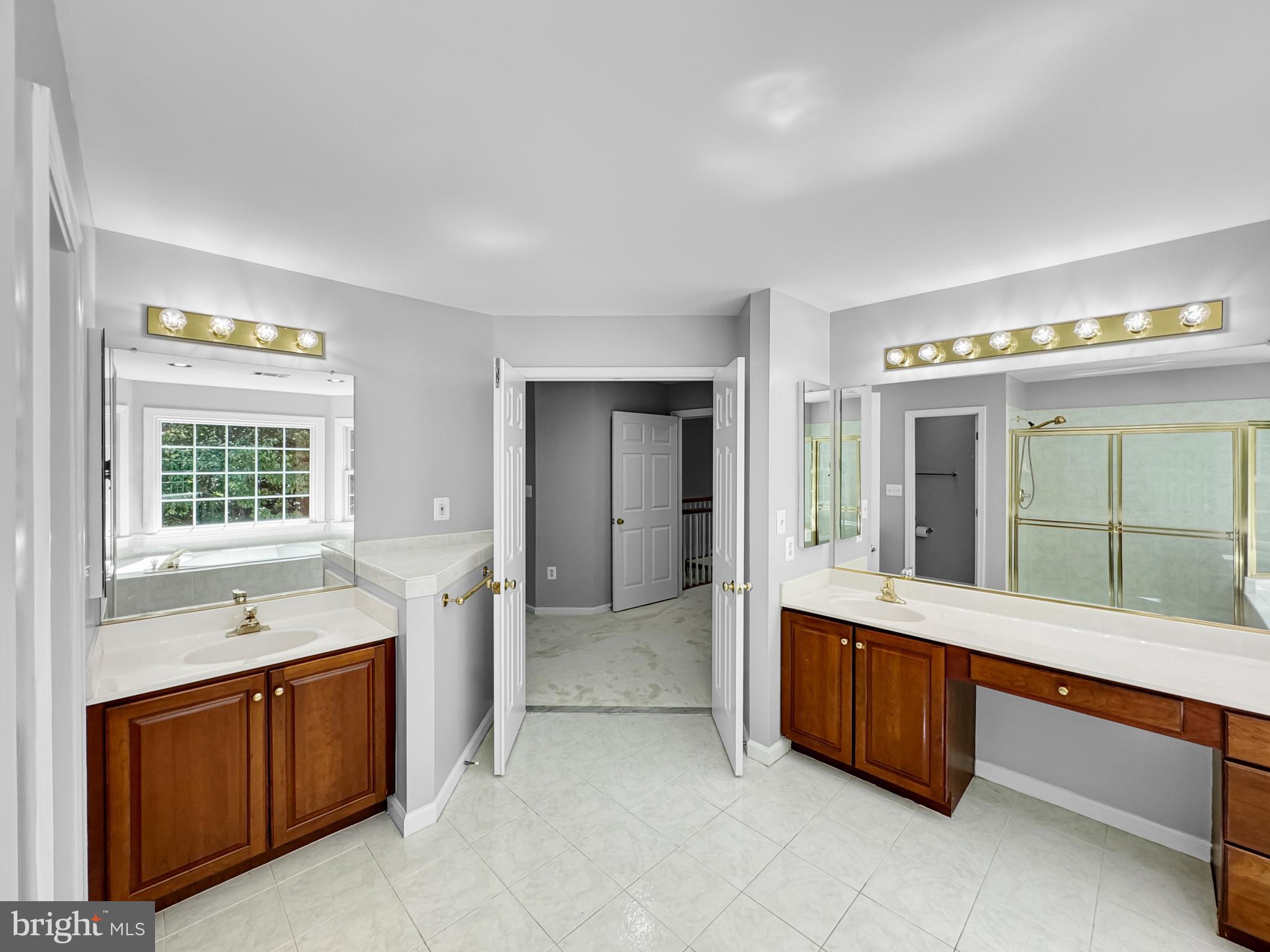 GRAND HAMPTONS - Residential