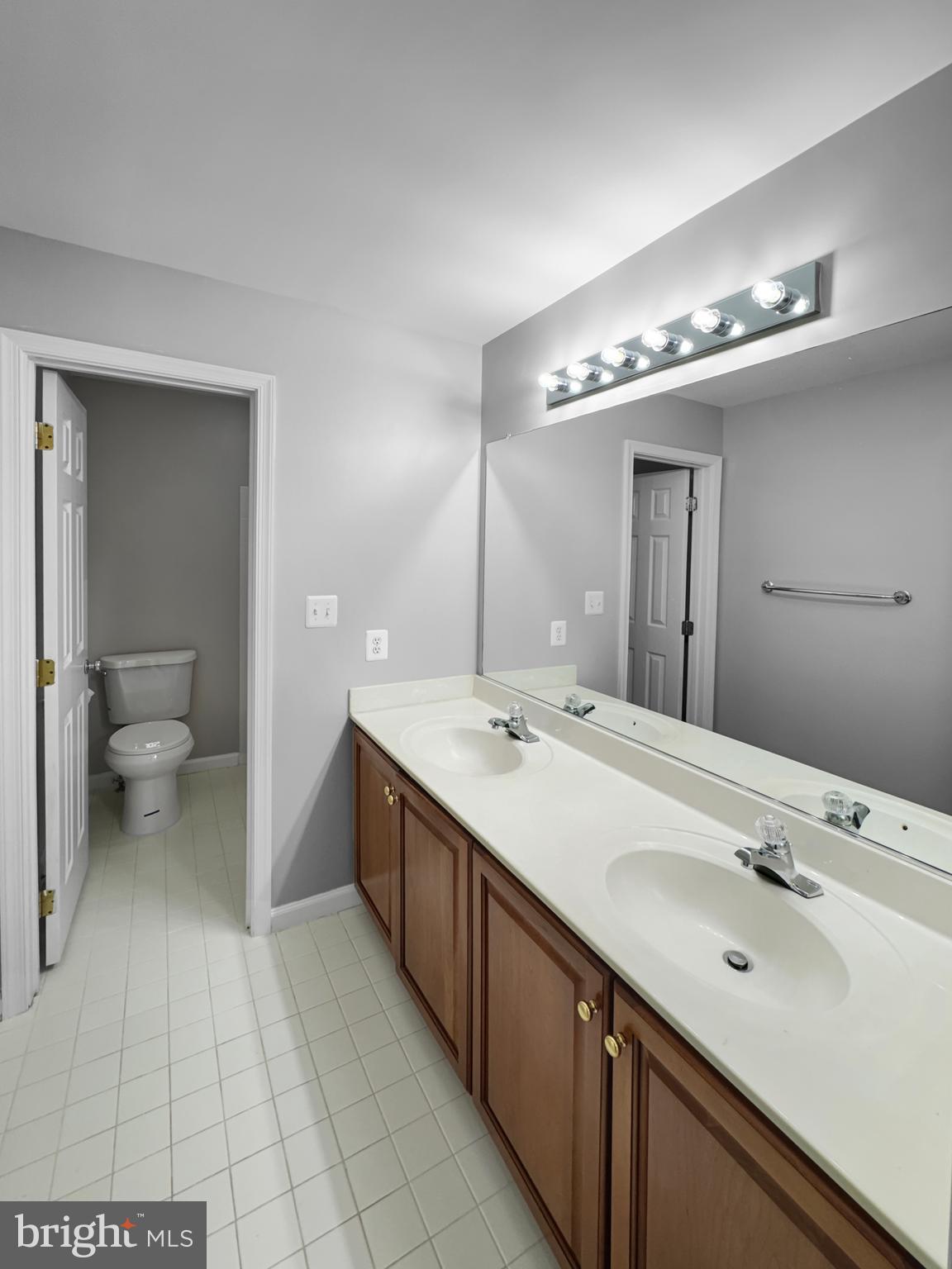 GRAND HAMPTONS - Residential