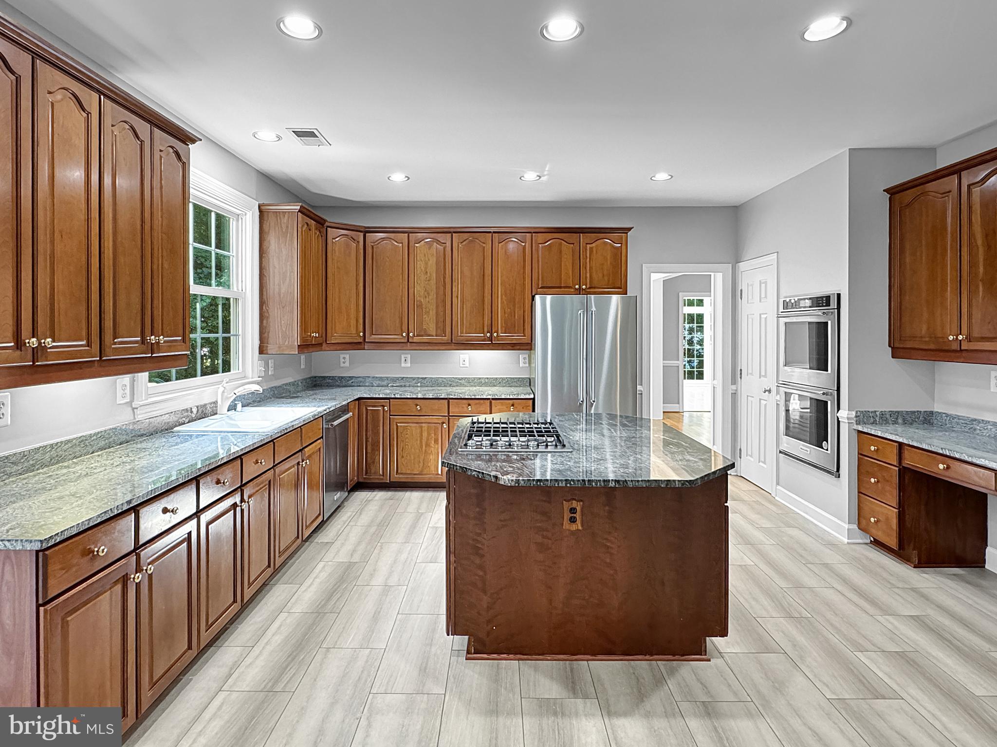 GRAND HAMPTONS - Residential