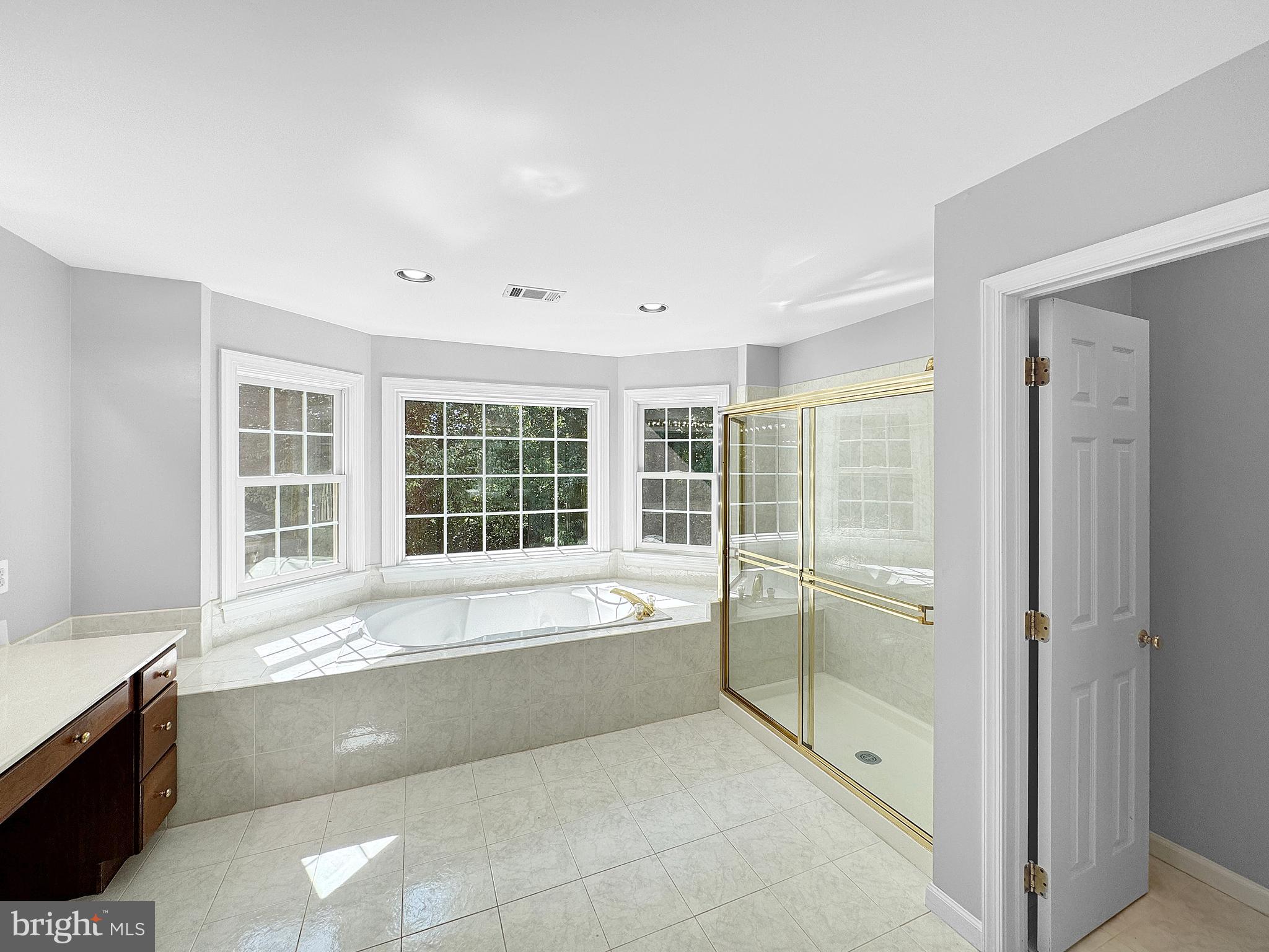 GRAND HAMPTONS - Residential