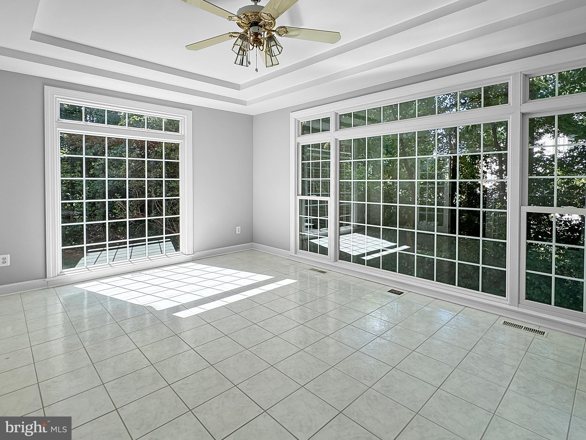 GRAND HAMPTONS - Residential