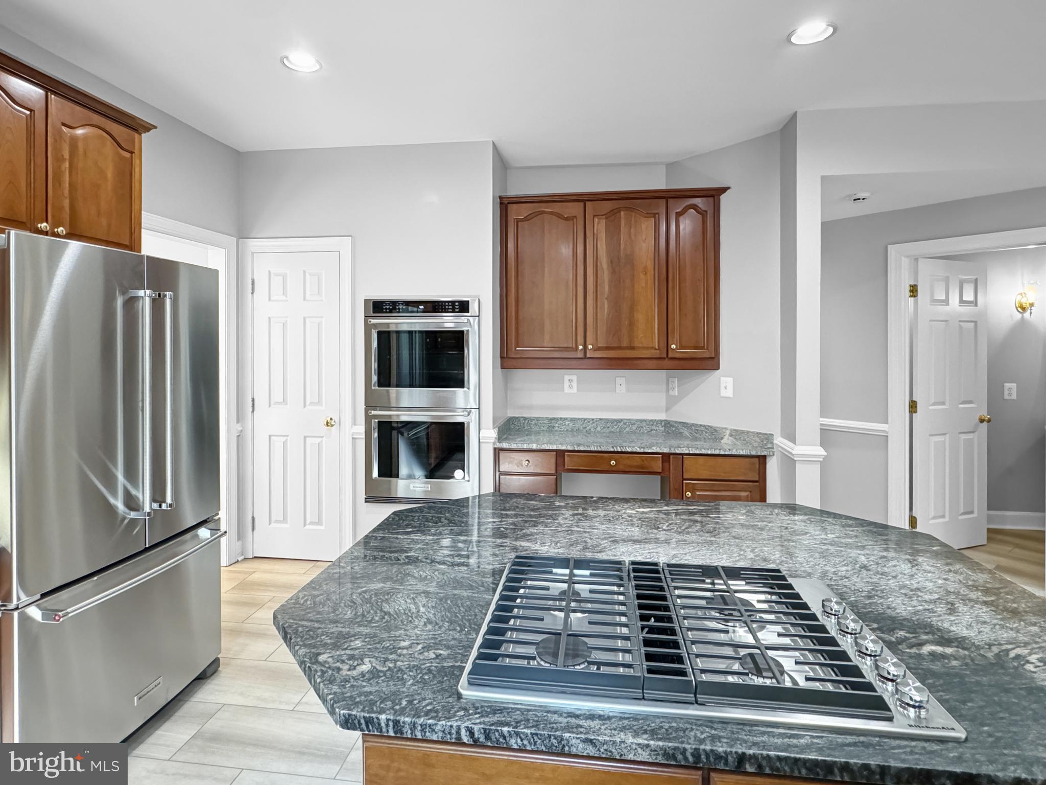 GRAND HAMPTONS - Residential