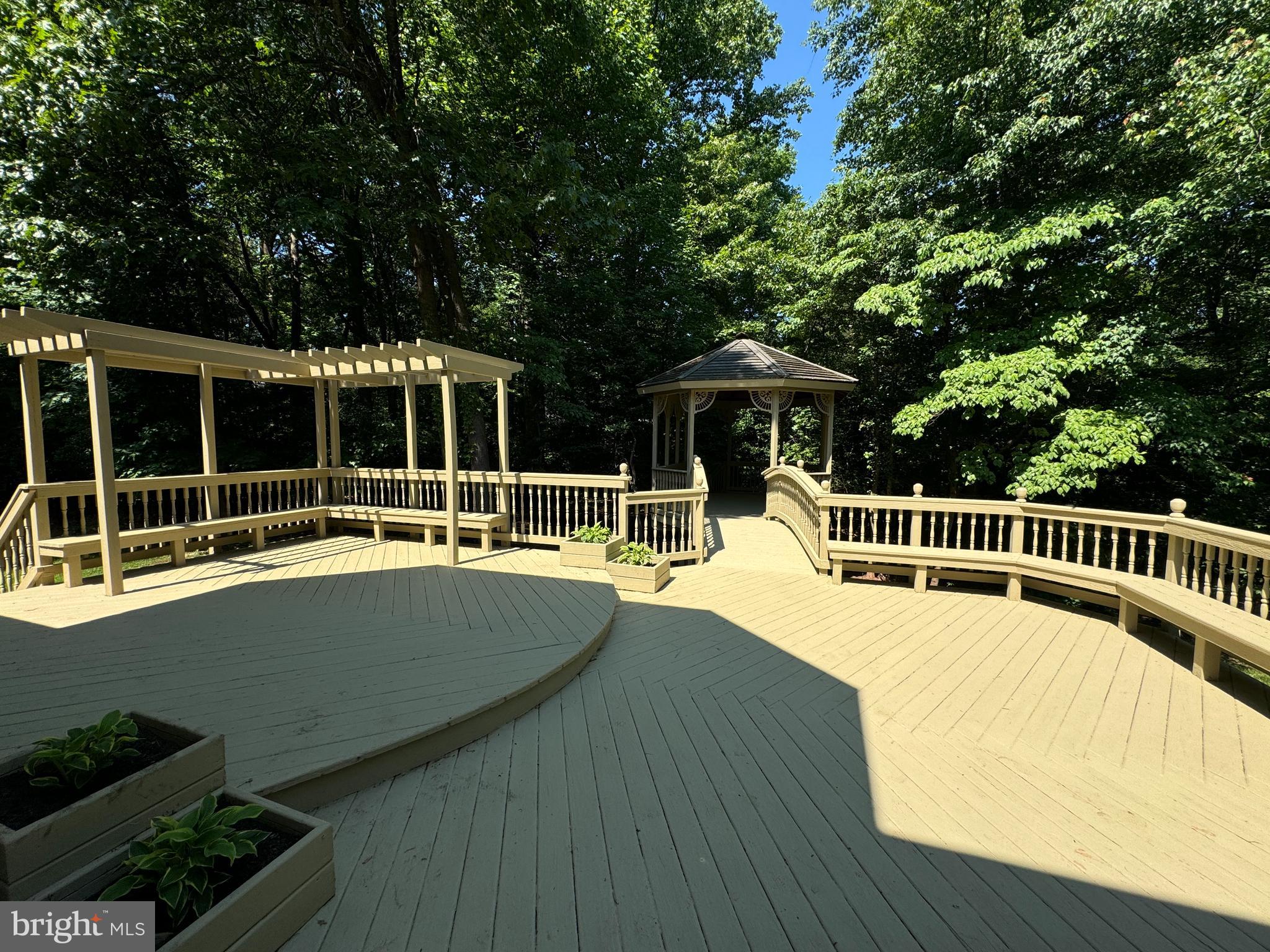 GRAND HAMPTONS - Residential