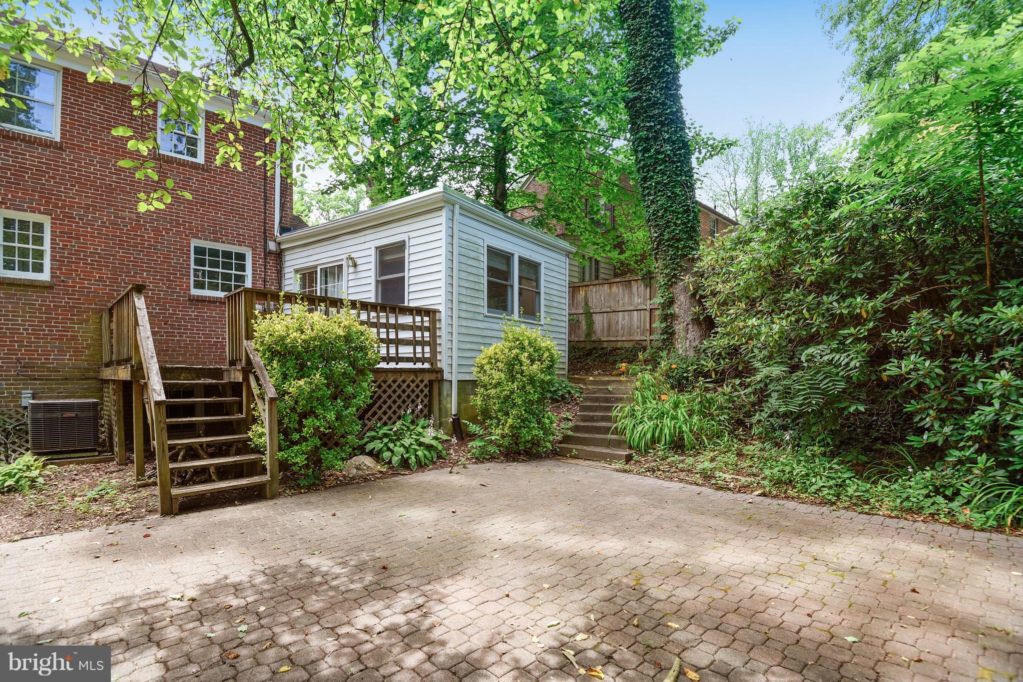 SEVEN OAKS - Residential