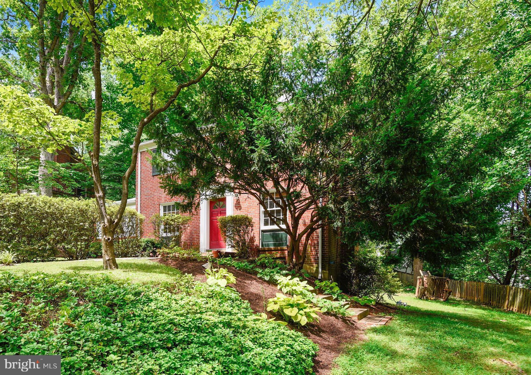 SEVEN OAKS - Residential