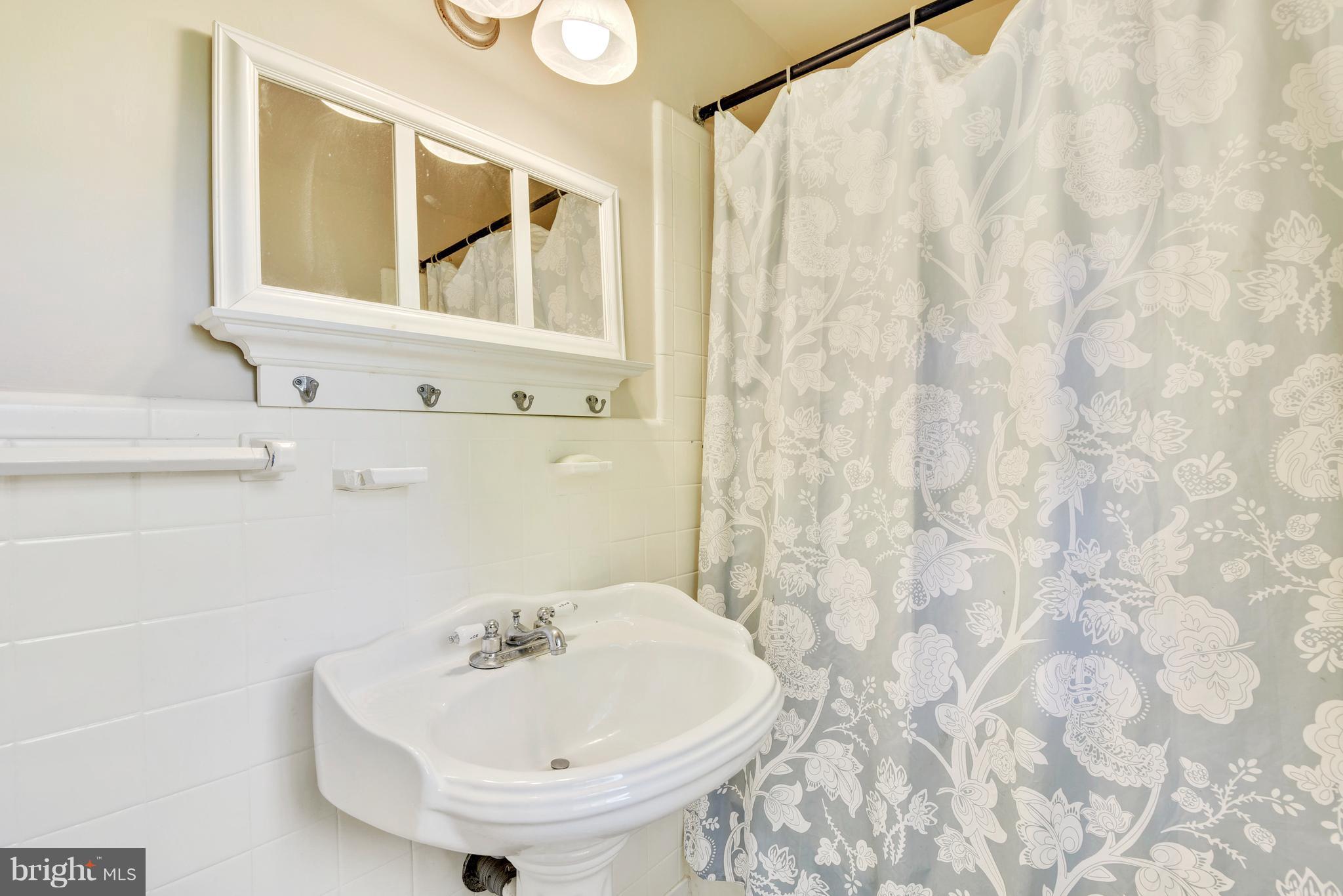 SEVEN OAKS - Residential