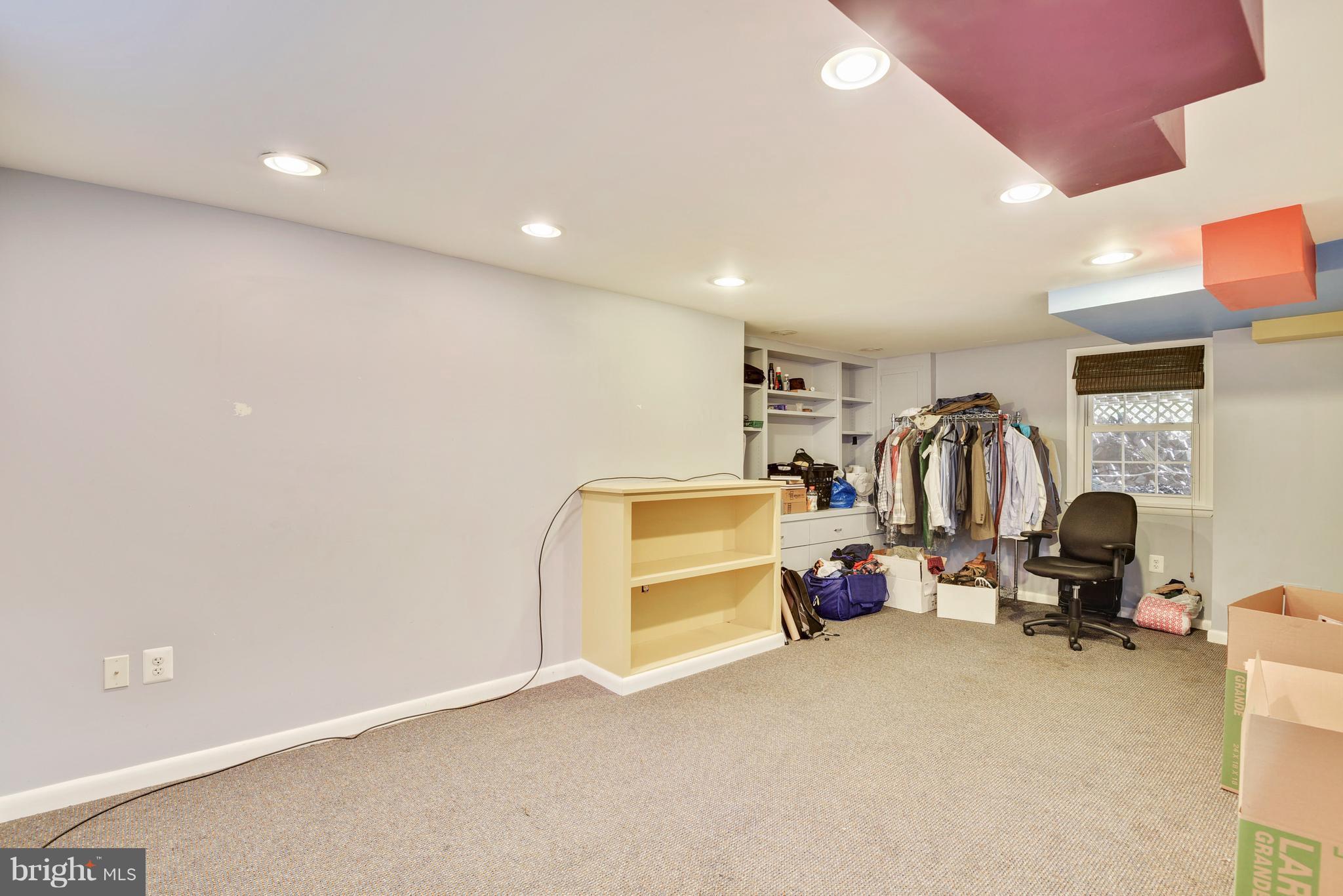 SEVEN OAKS - Residential