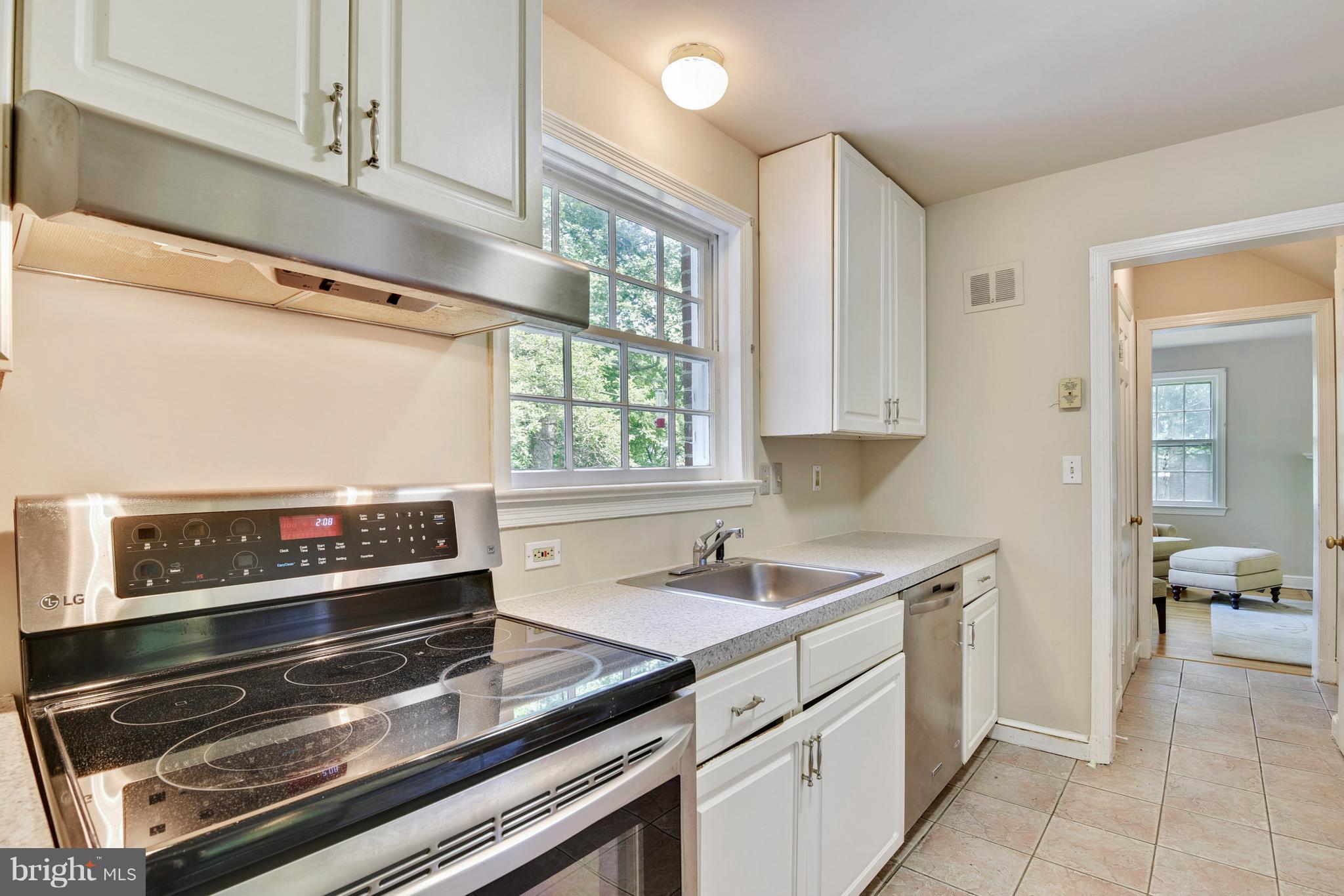 SEVEN OAKS - Residential