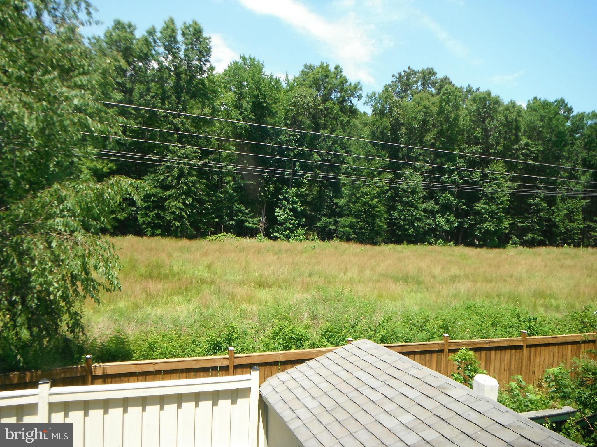 PINEWOOD LAKE - Residential