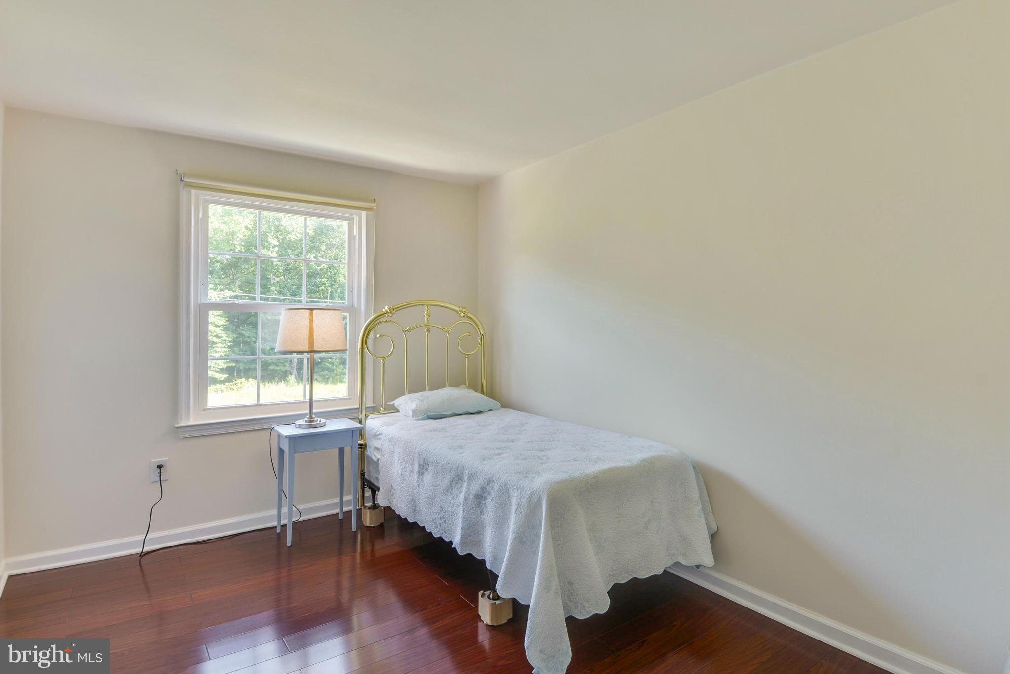 PINEWOOD LAKE - Residential