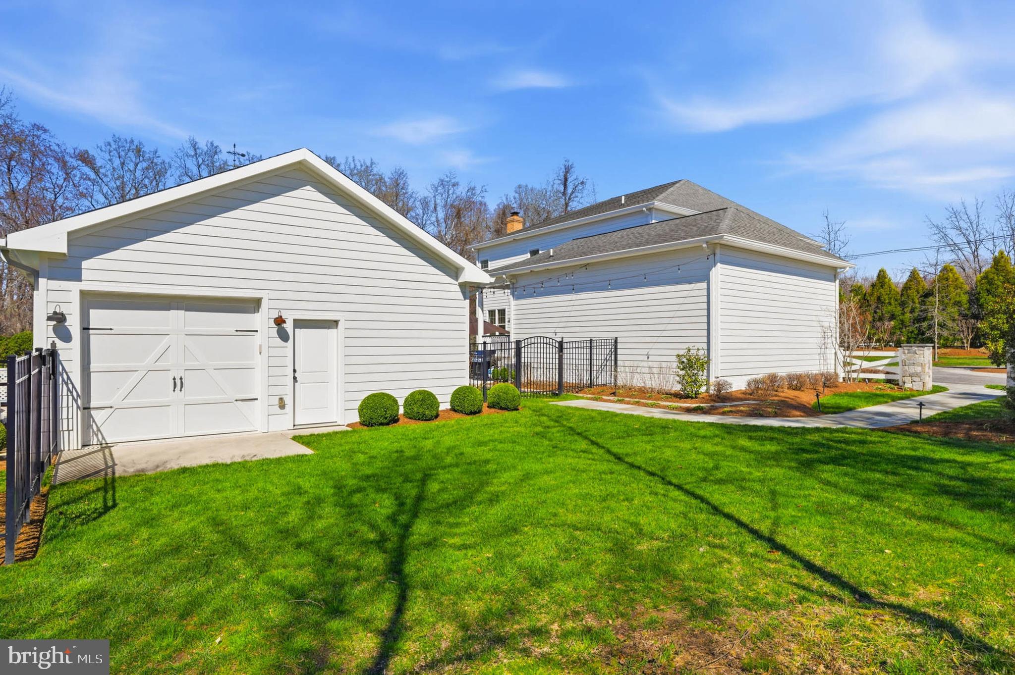 PONY CLUB ESTATES - Residential