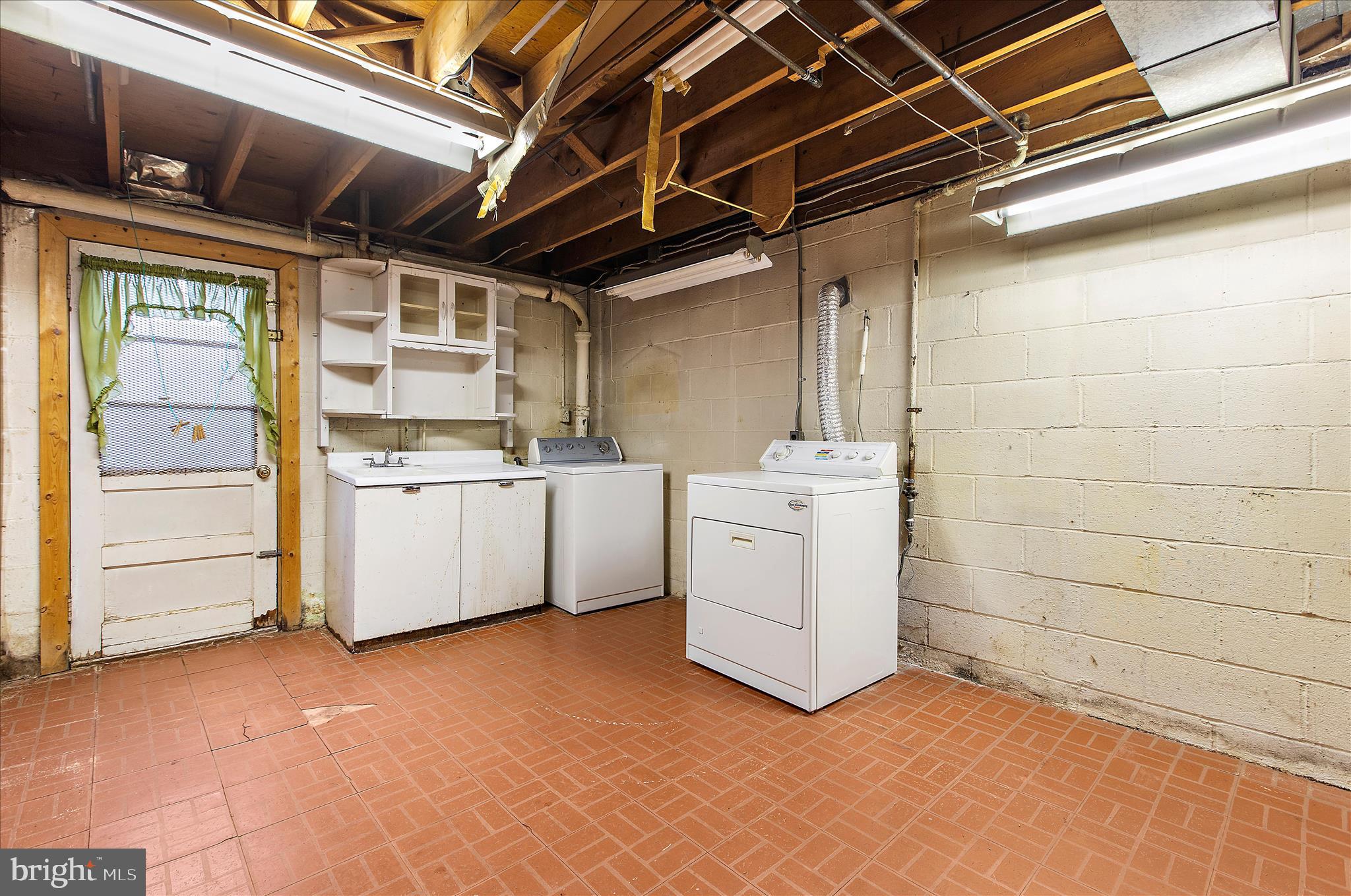 ARUNDEL GARDENS - Residential